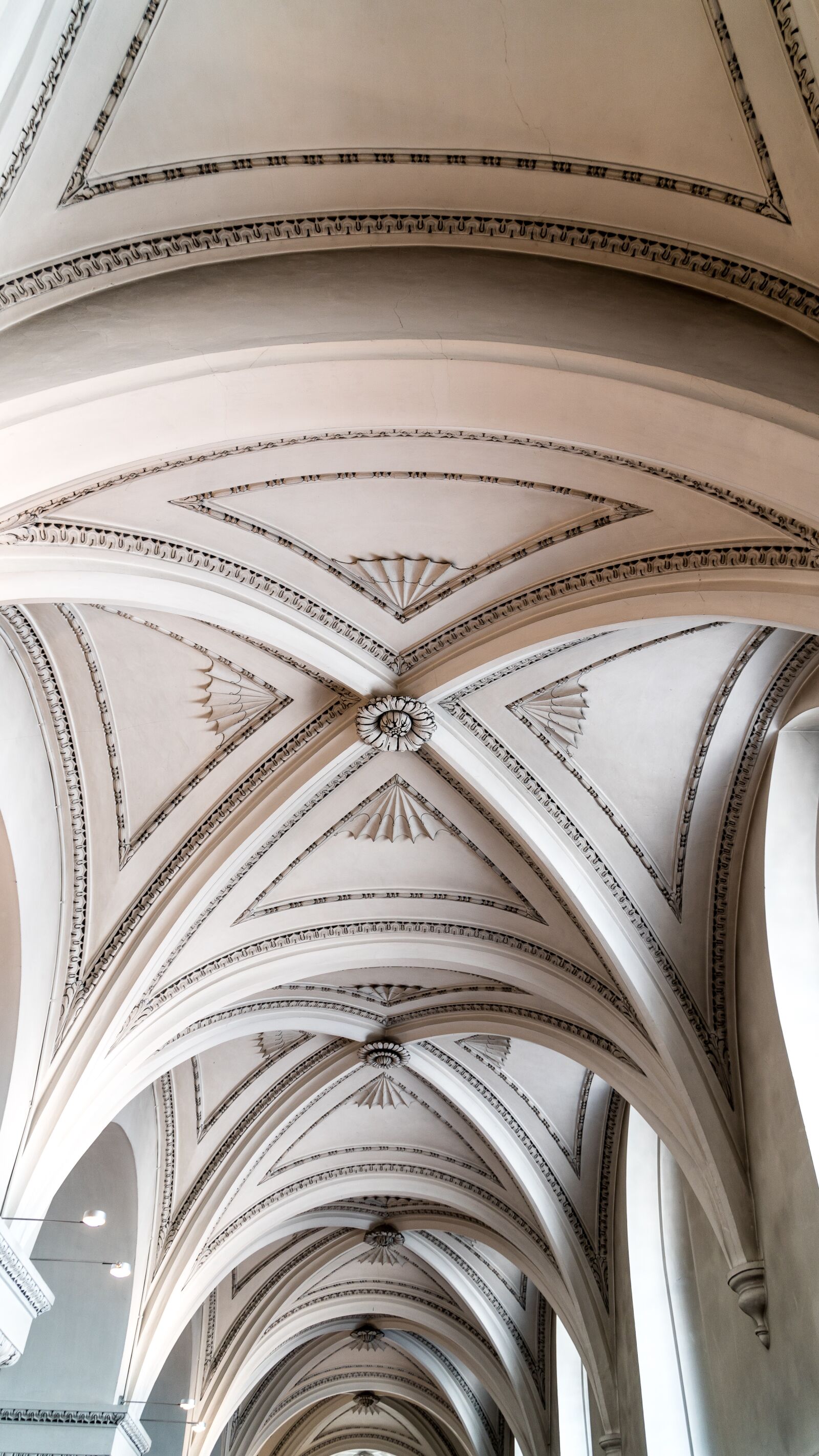 Sony a6500 + Sony Vario-Tessar T* E 16-70mm F4 ZA OSS sample photo. Church, blanket, roof photography
