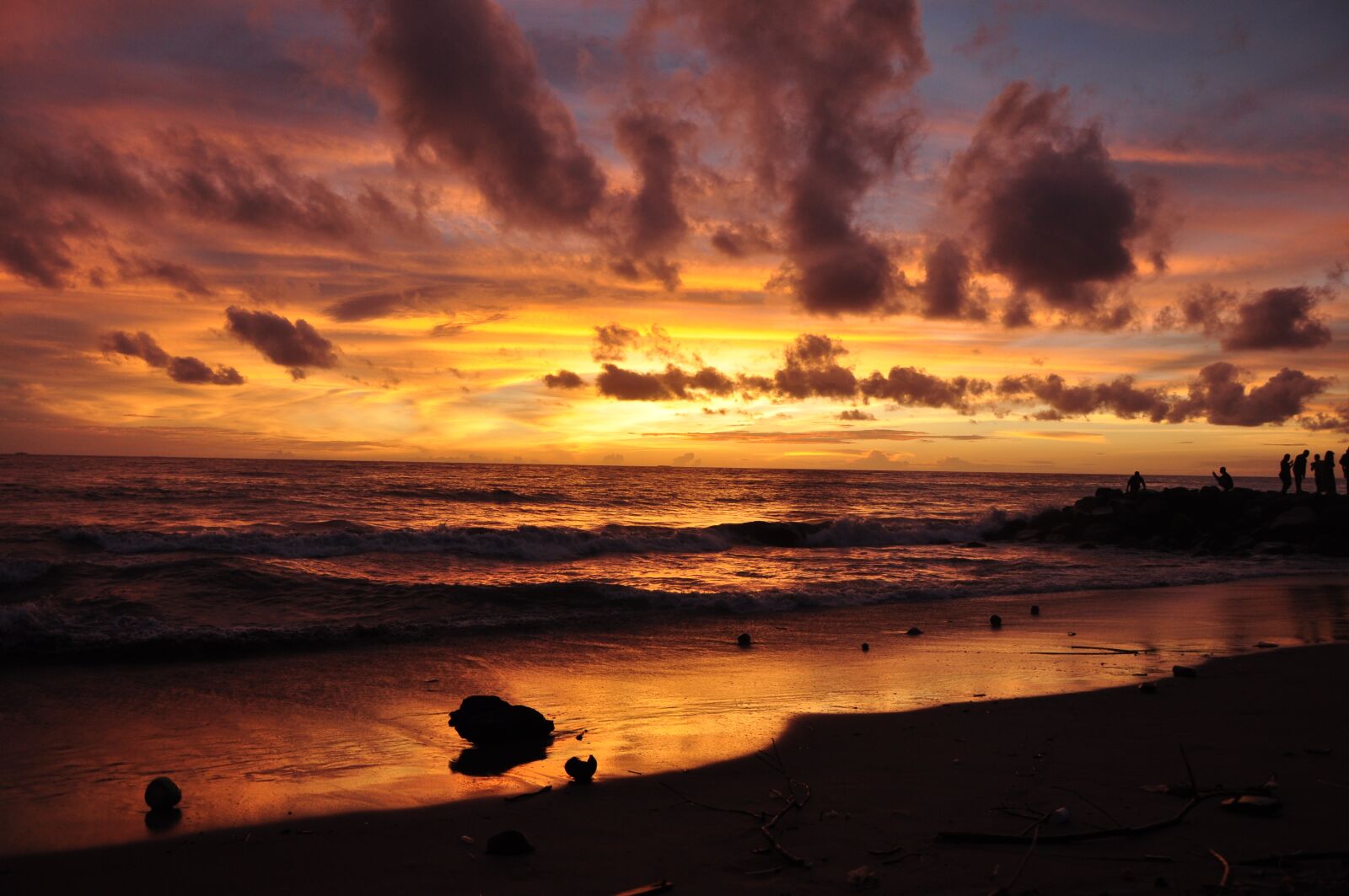Nikon D5000 sample photo. Beach, red, sky photography