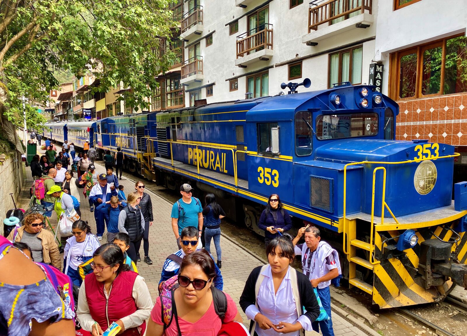 Apple iPhone 11 Pro Max sample photo. Peru, perurail, railway photography