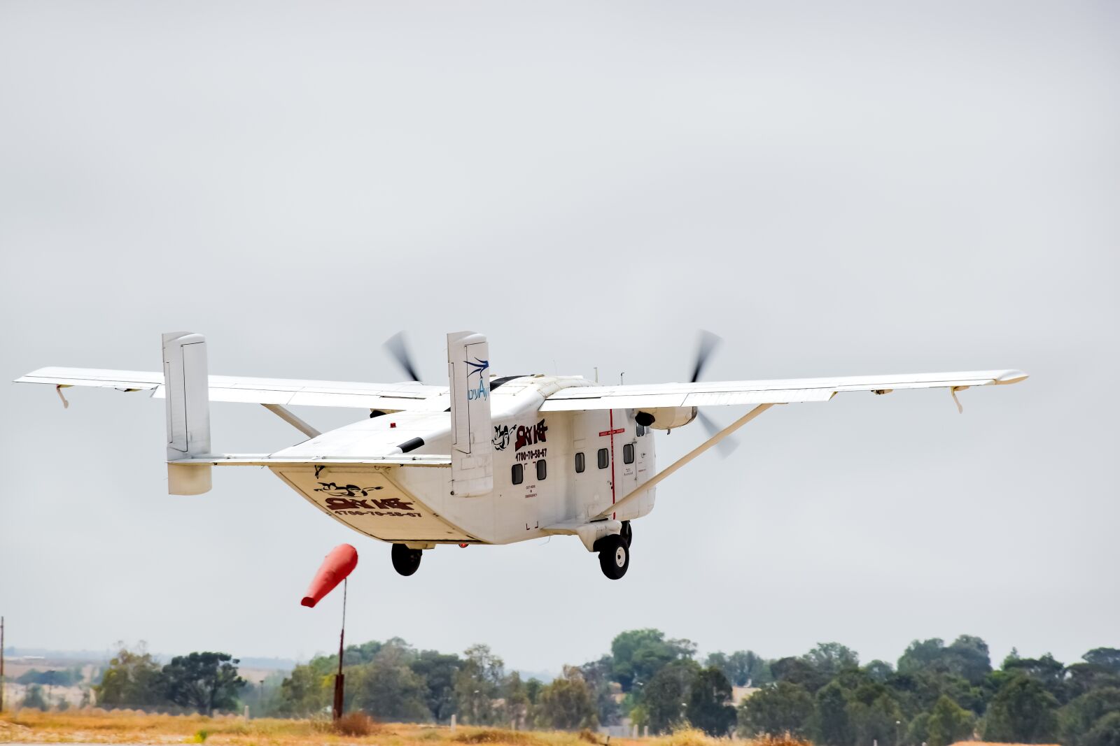 Nikon D5600 sample photo. Plane, aviation, airplane photography