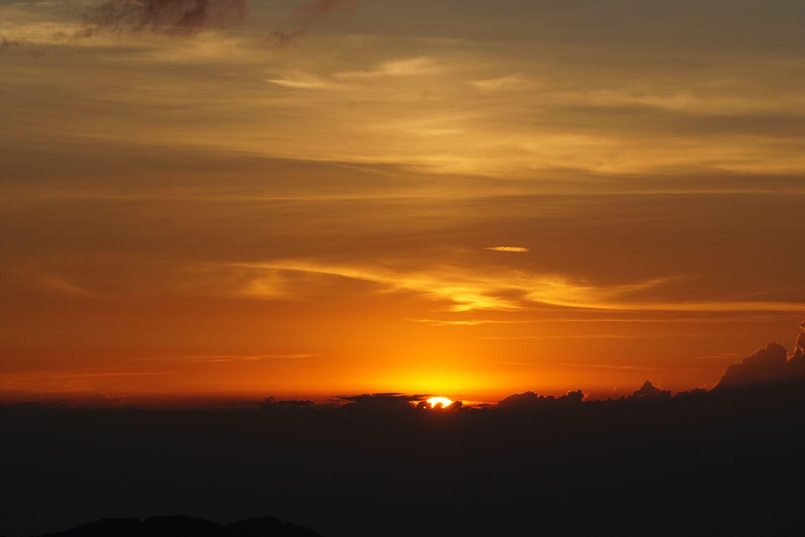Sony E 55-210mm F4.5-6.3 OSS sample photo. Sunset, dawn, sun photography