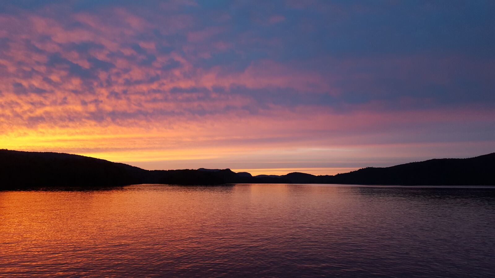 Samsung GALAXY S6 edge sample photo. Sunset, lake, red photography