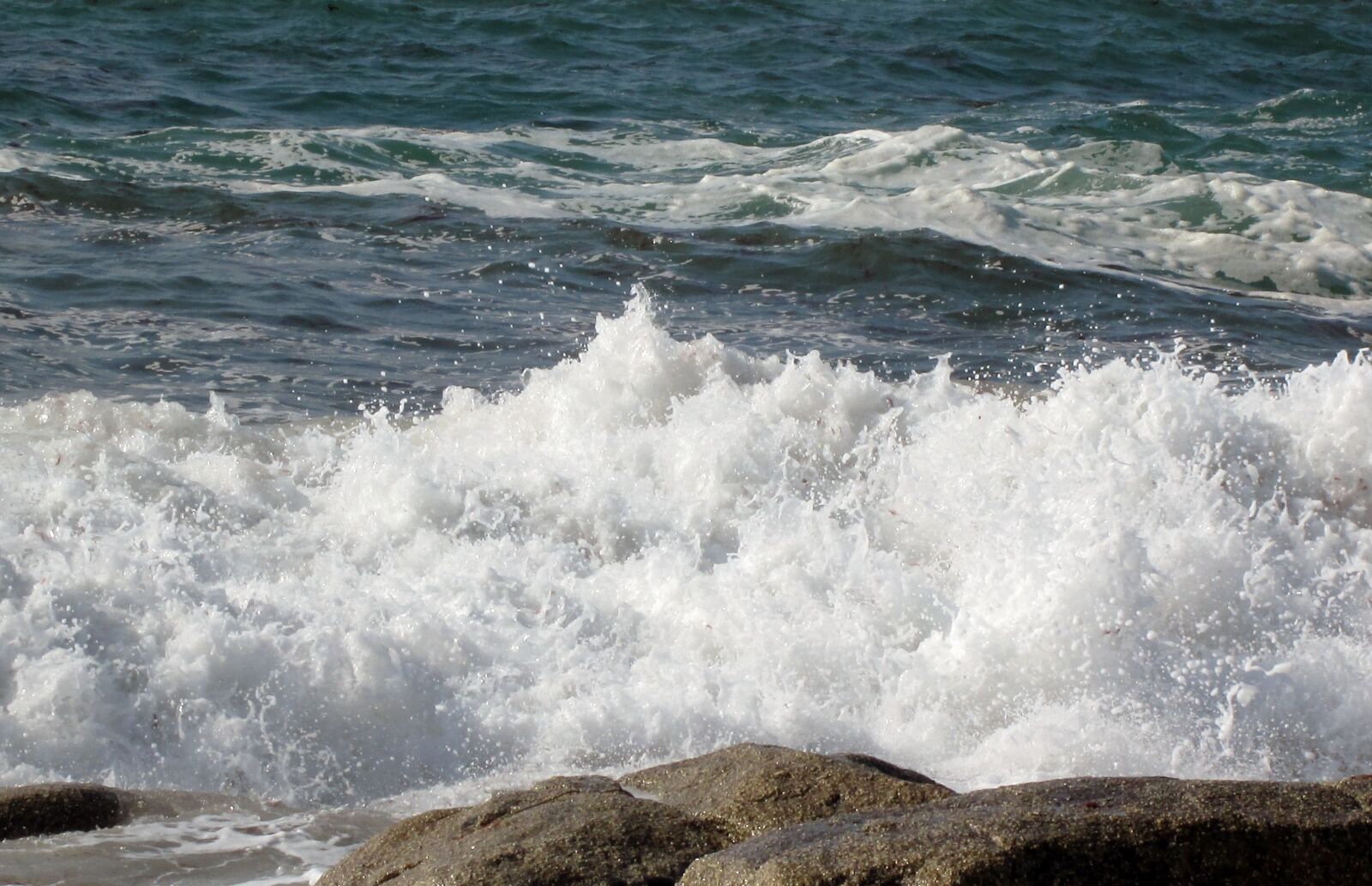 Canon PowerShot A2500 sample photo. Sea, ocean, side photography