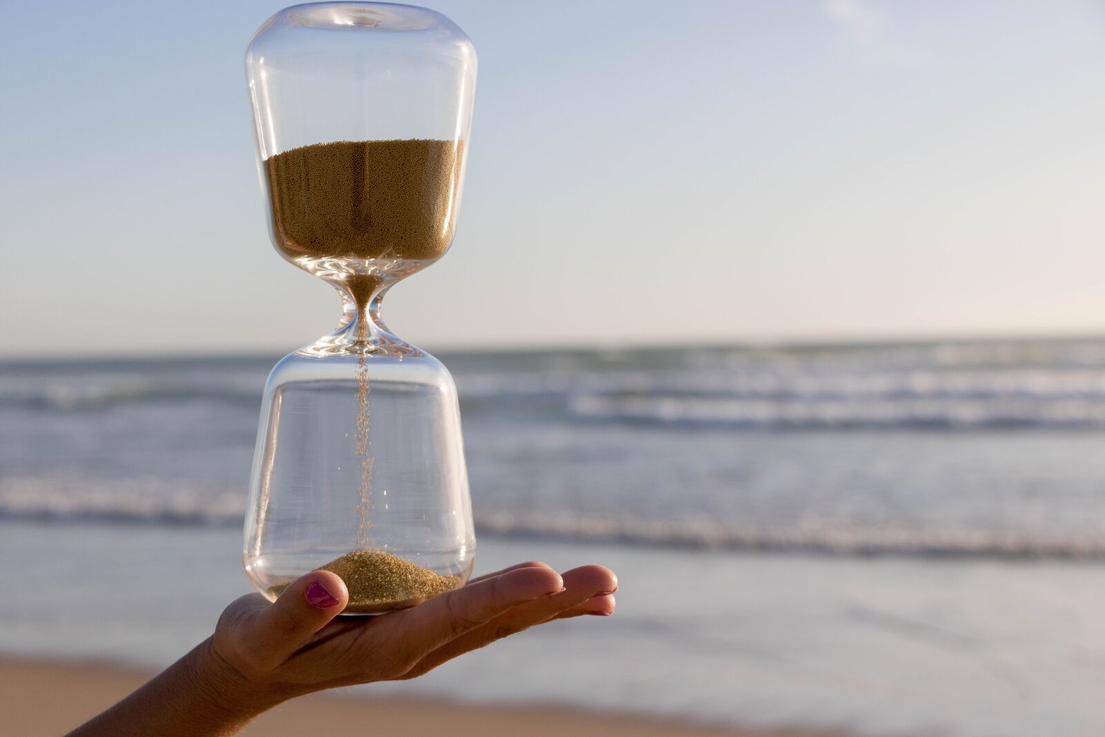 Canon EOS 750D (EOS Rebel T6i / EOS Kiss X8i) sample photo. Hourglass, time, sand photography