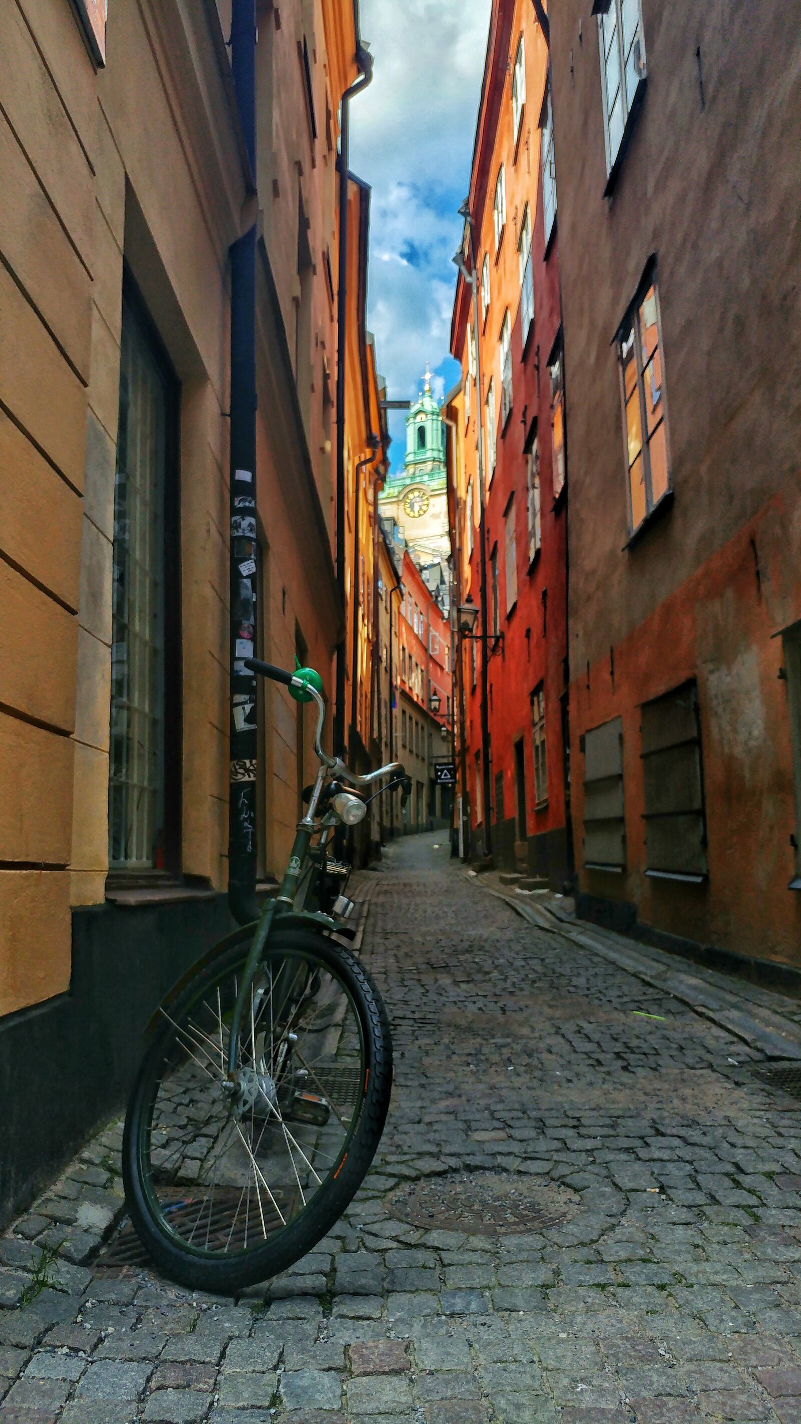 LG G5 sample photo. Stockholm, gamla stan, bicicle photography