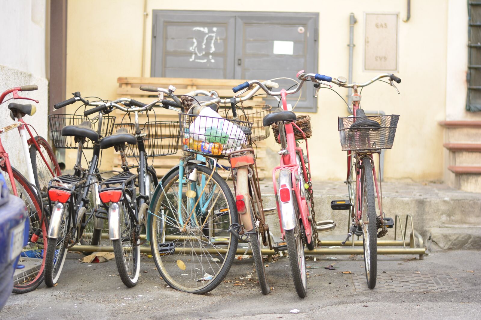 Nikon D7100 sample photo. Bikes, town, vintage photography