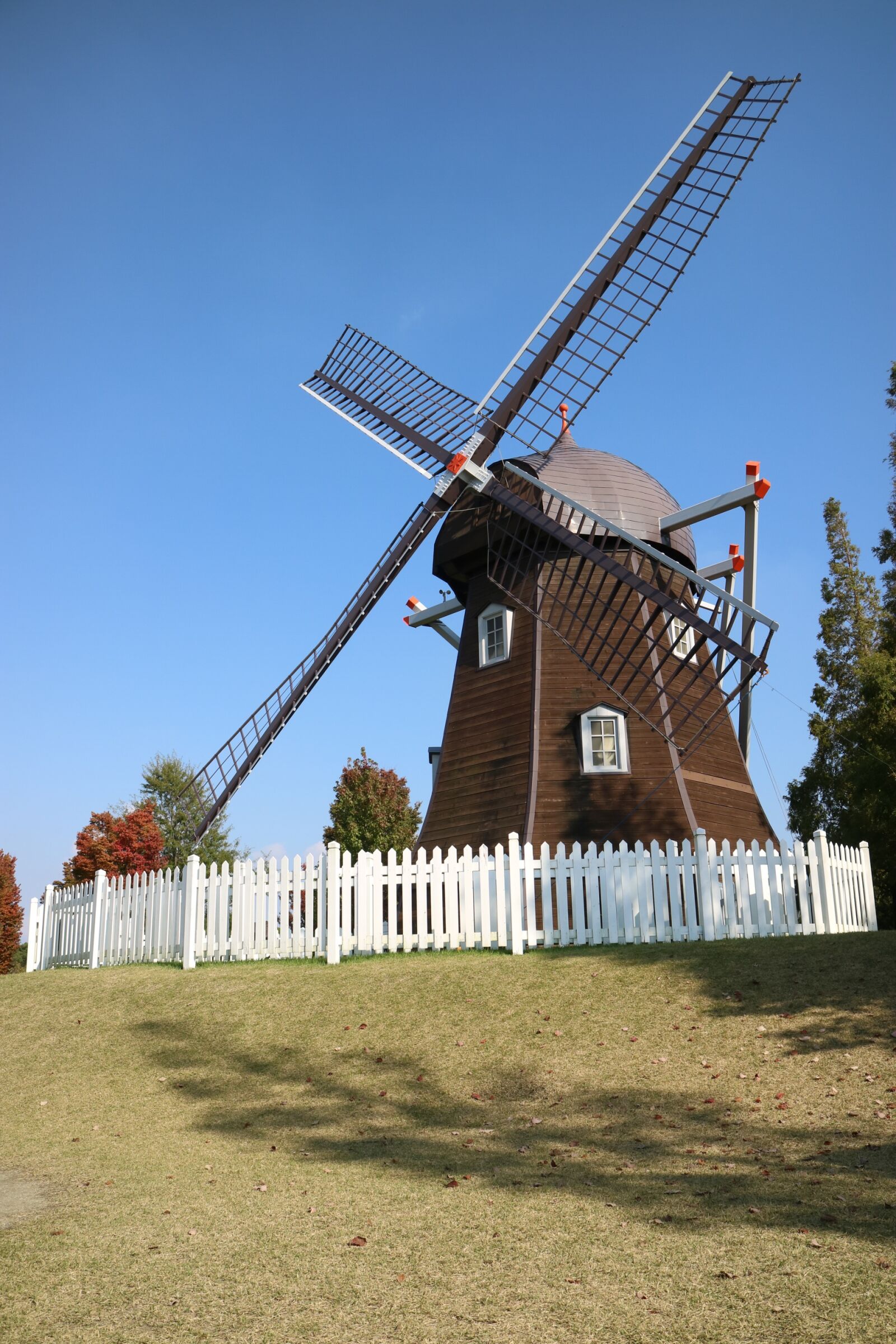 Canon EOS M3 sample photo. Landscape, wind turbine, blue photography