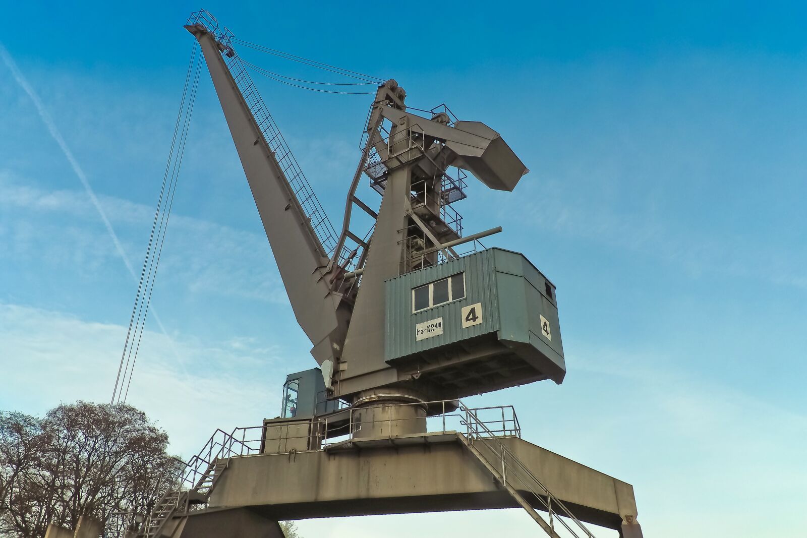 Olympus OM-D E-M10 sample photo. Lost places, crane, abandoned photography