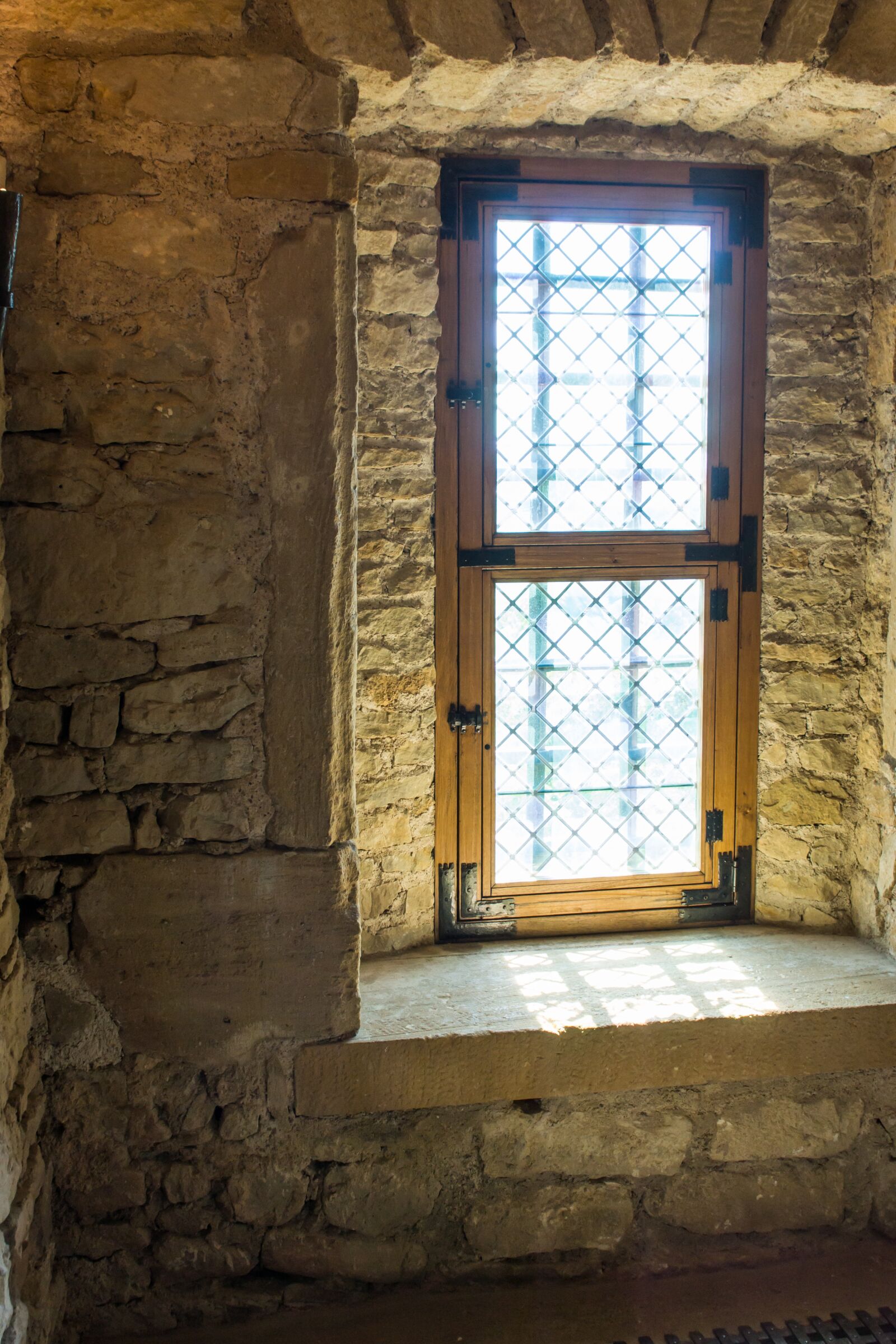 24-70mm F2.8 sample photo. Castle, window, light photography