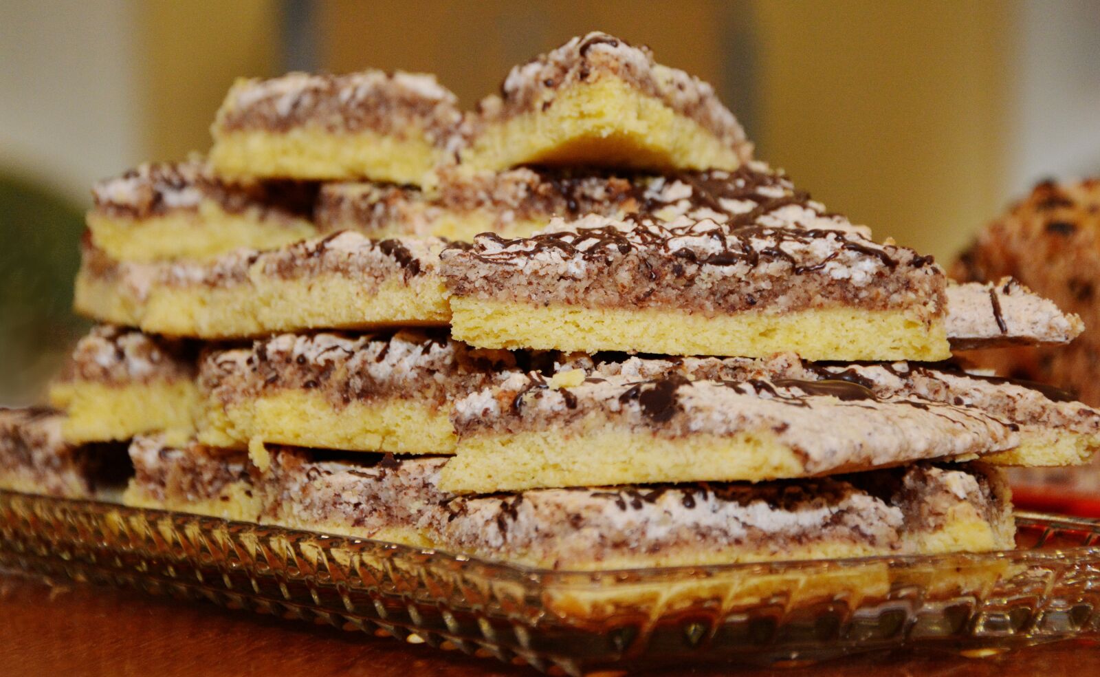 Nikon D5200 sample photo. Cake, nut, walnut corners photography