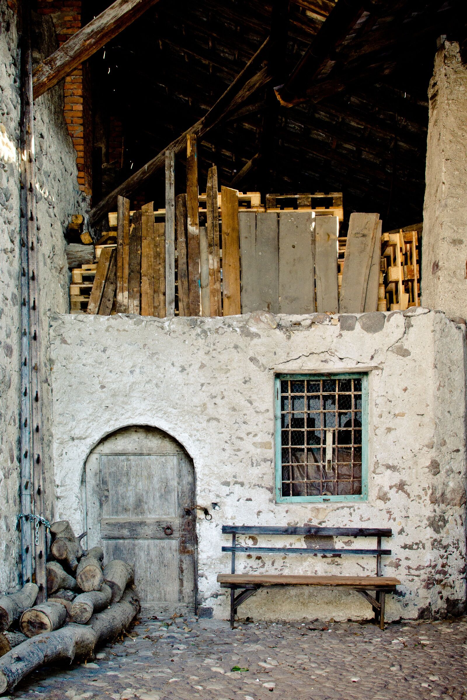 Nikon D7100 sample photo. Scale, masonry, old photography