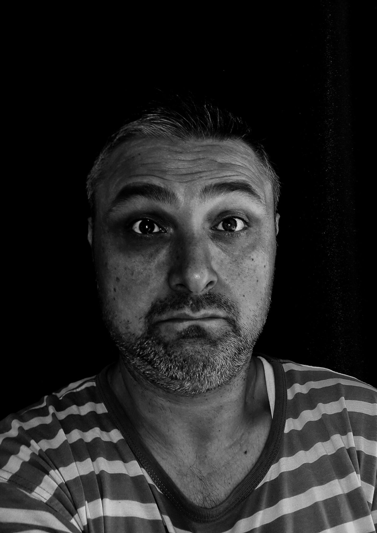 Samsung Galaxy S4 sample photo. Black, and, white, confused photography