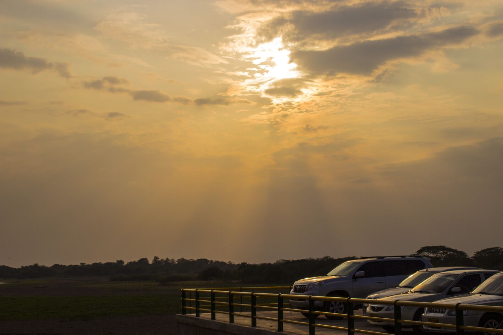 Canon EOS 600D (Rebel EOS T3i / EOS Kiss X5) sample photo. Sunset, nature, beauty photography