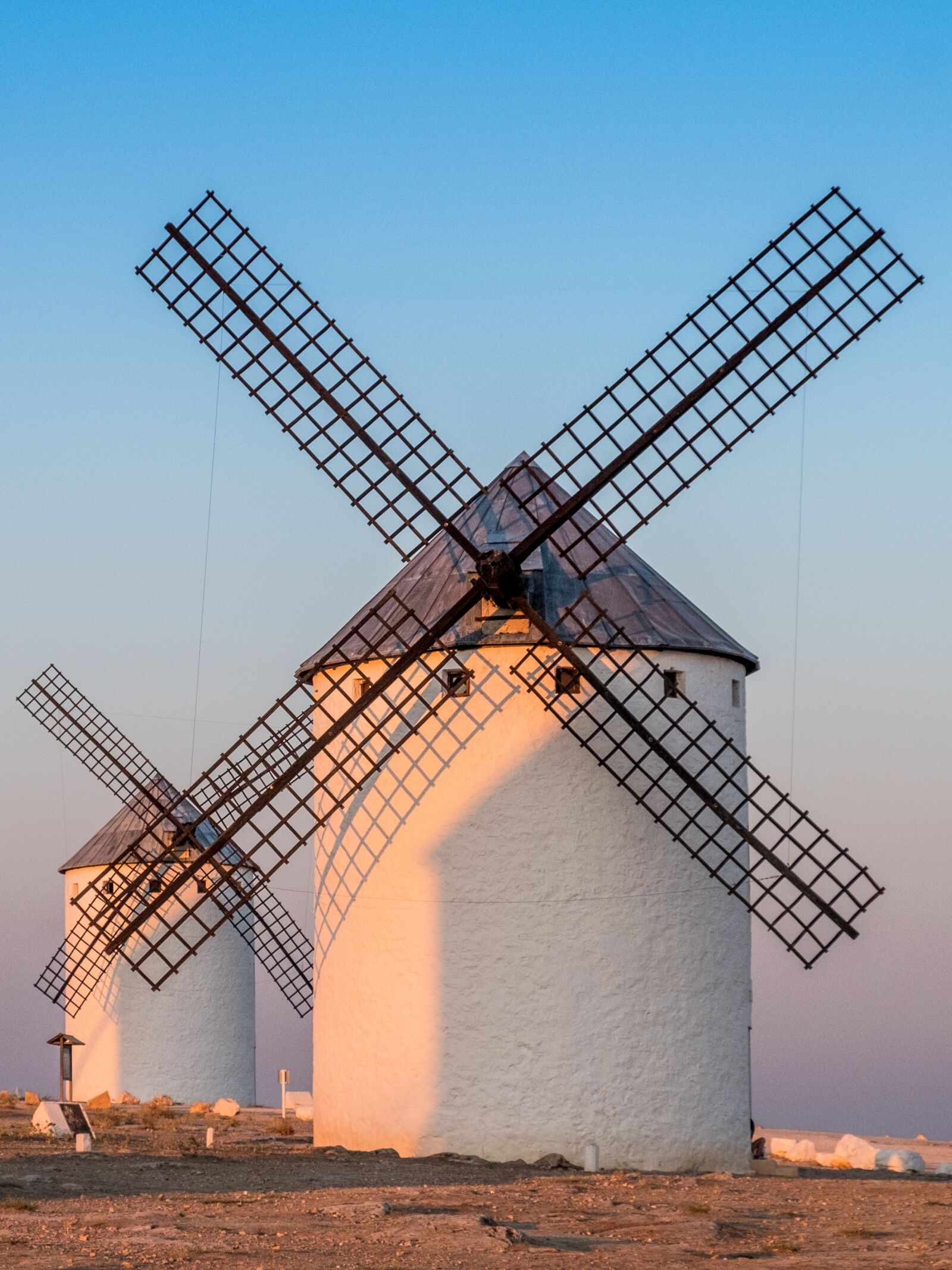 Fujifilm X-T2 sample photo. Sunset, mills, castilla photography