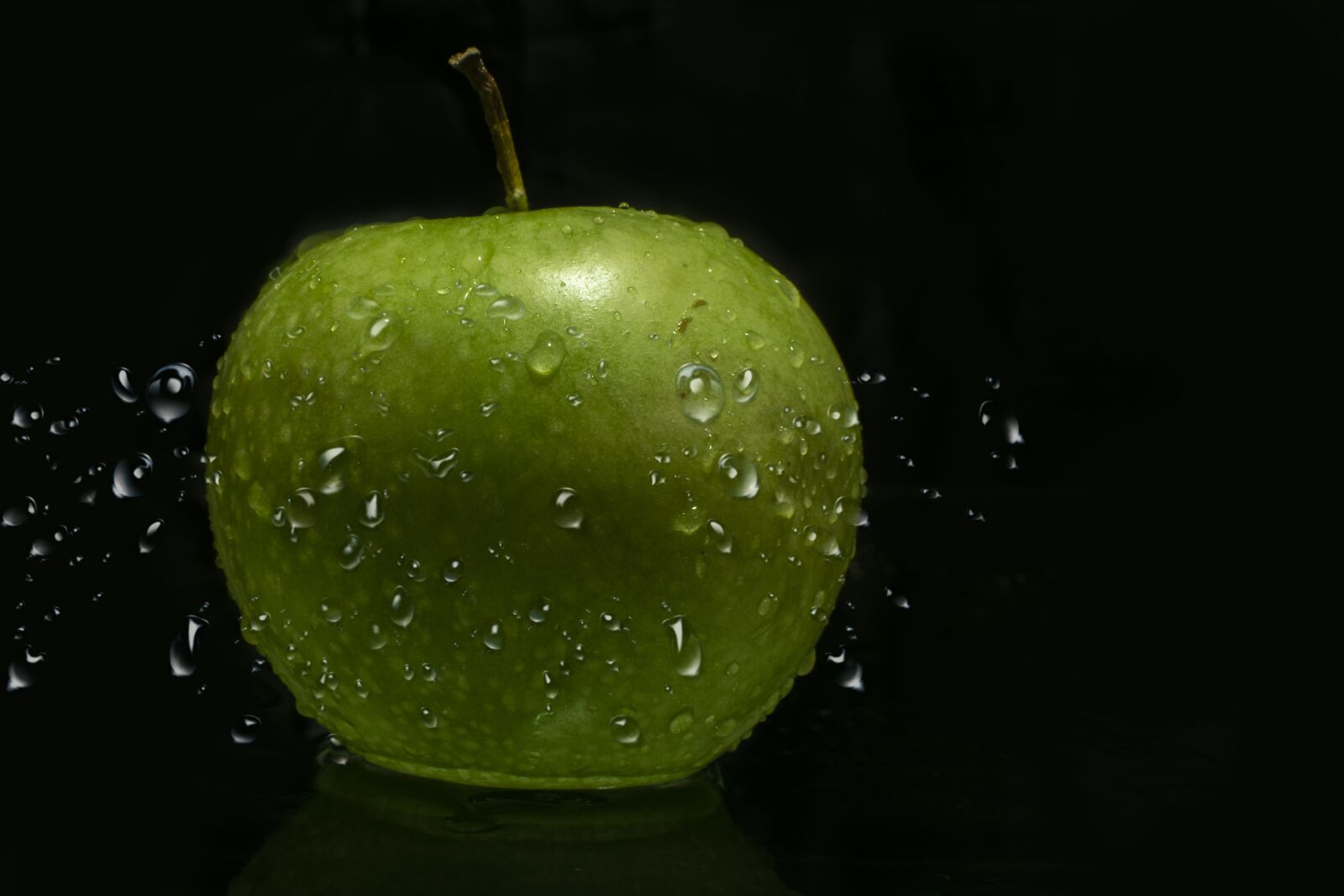 Nikon D3300 sample photo. Apple, drops, green photography