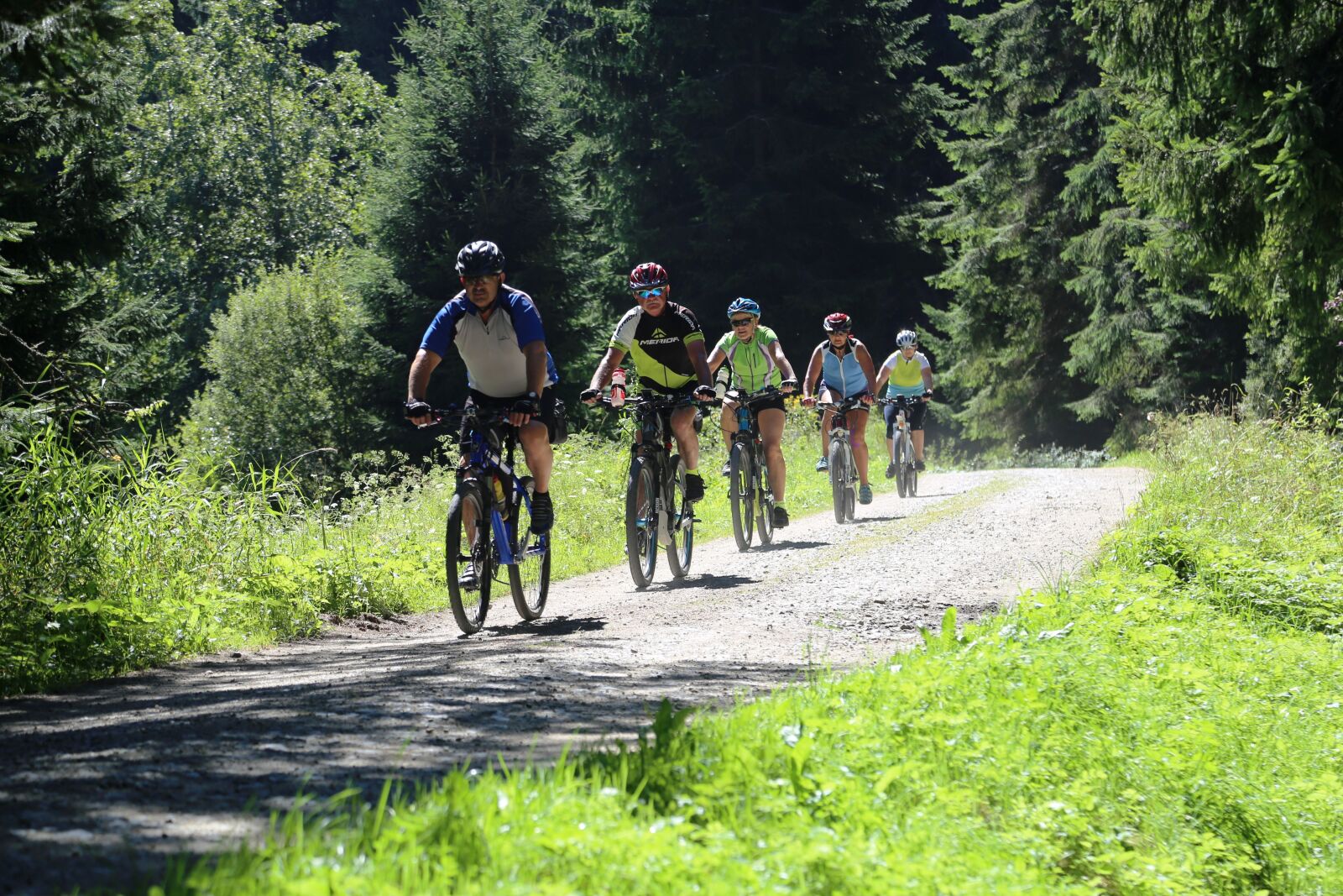 Canon EOS 6D + Canon EF 24-105mm F4L IS USM sample photo. Cycling, cyclists, lipno photography