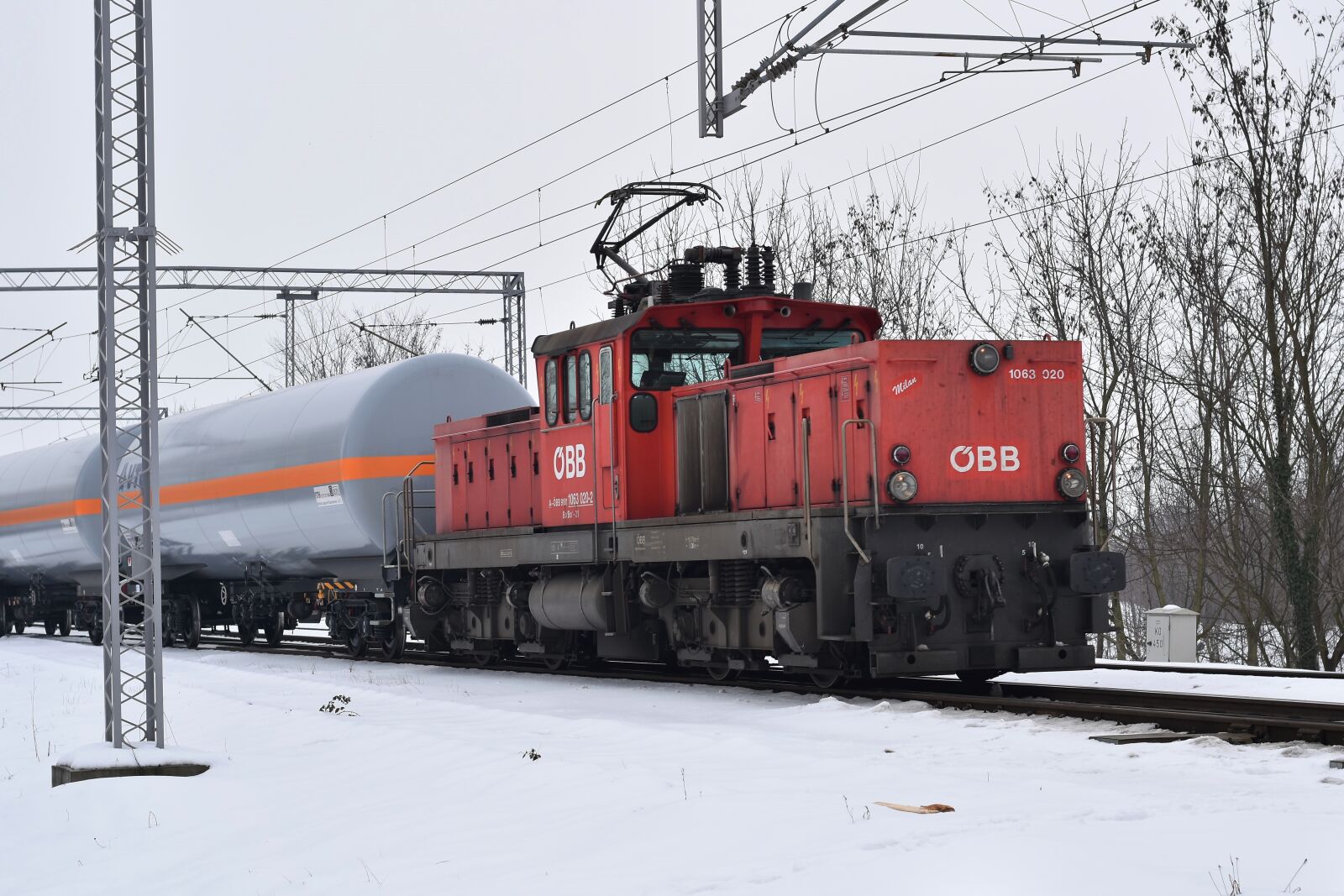 Nikon D5600 sample photo. Cargo train, winter, snow photography