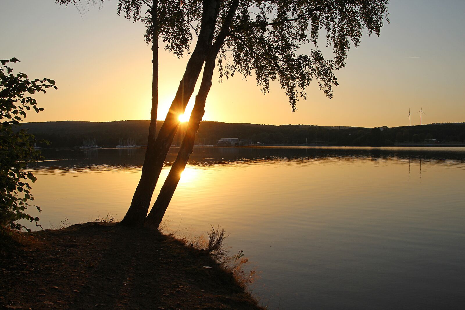 Canon EOS 700D (EOS Rebel T5i / EOS Kiss X7i) sample photo. Sunset, lake, water photography