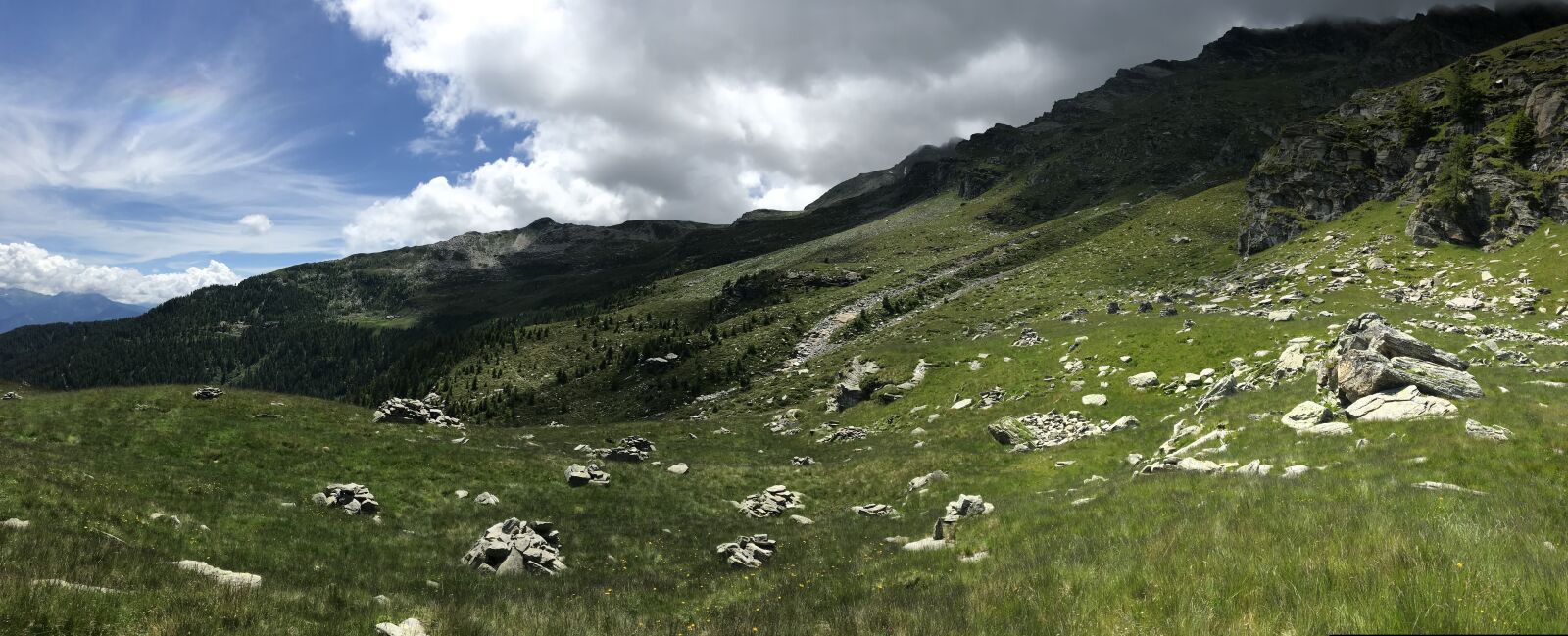 iPhone 7 back camera 3.99mm f/1.8 sample photo. Towards landarenca, alpine route photography