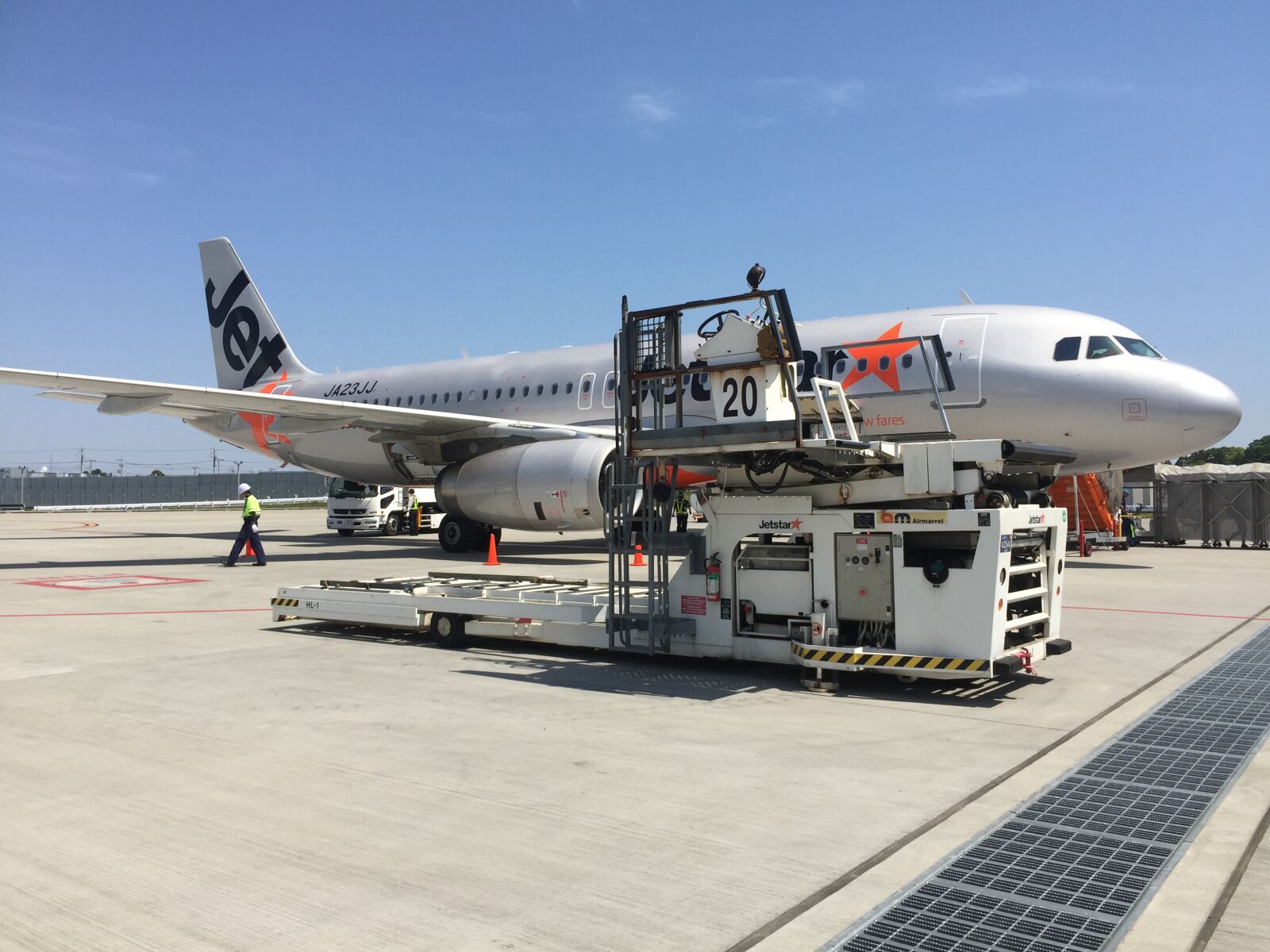 iPhone 6 Plus back camera 4.15mm f/2.2 sample photo. Jetstar, airbus, a320 photography