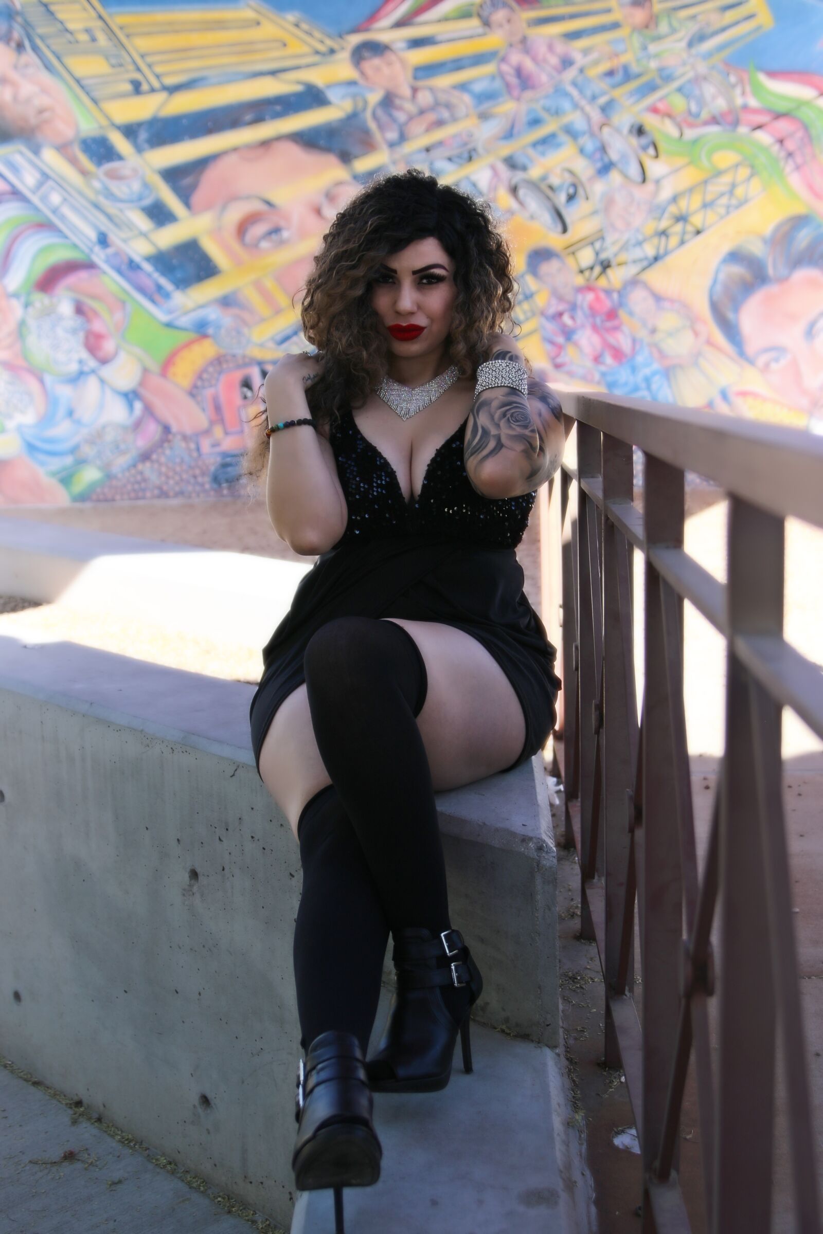 Canon EOS 7D Mark II sample photo. Latina, hispanic, red lips photography