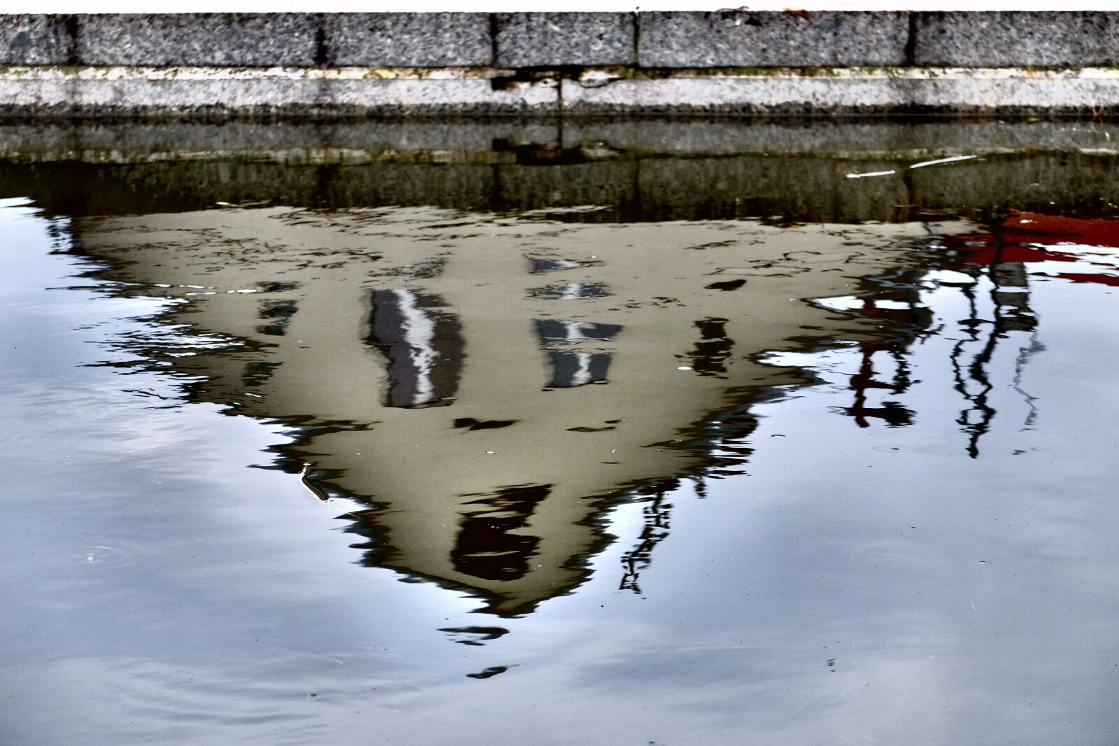 Fujifilm X30 sample photo. House, pool, reflection, reflections photography