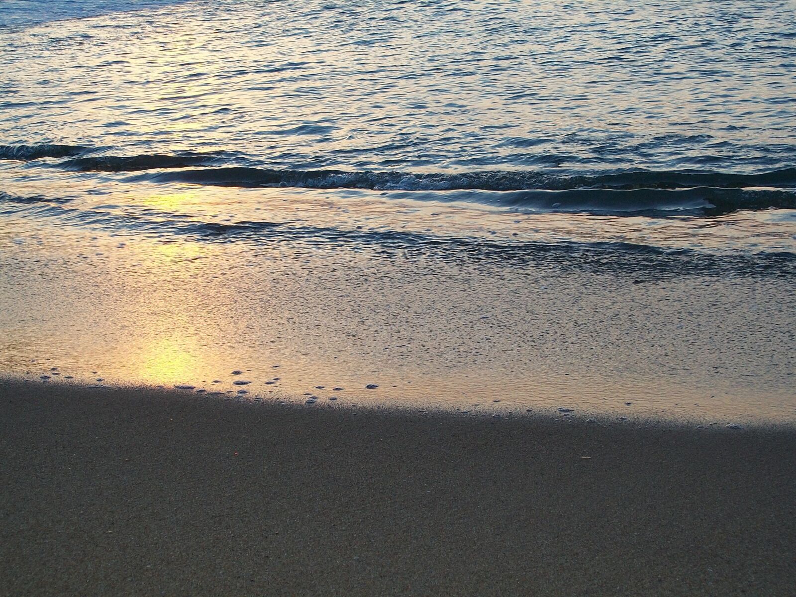 Kodak EASYSHARE C140 DIGITAL CAMERA sample photo. Beach, surf, ocean photography