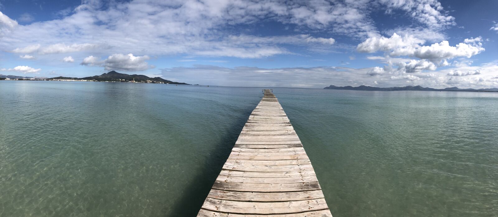 iPhone X back camera 4mm f/1.8 sample photo. Waters, nature, lake photography