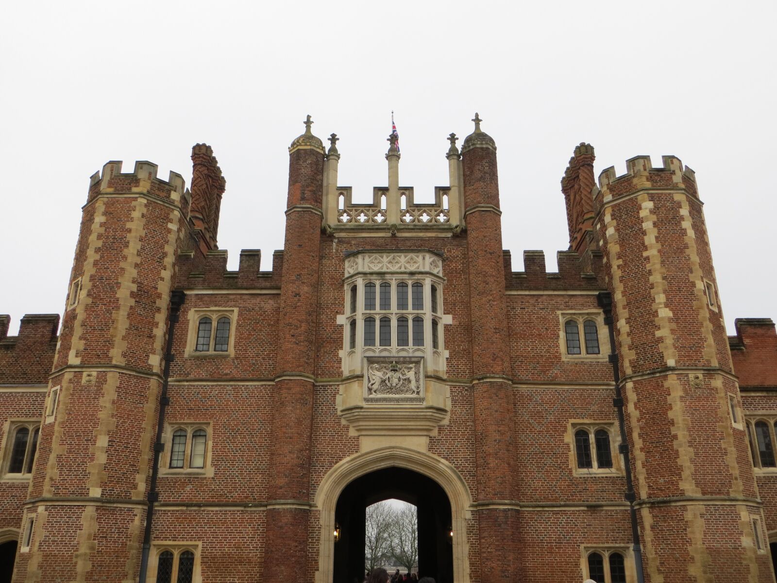 Canon PowerShot SX260 HS sample photo. Hampton, court, palace photography