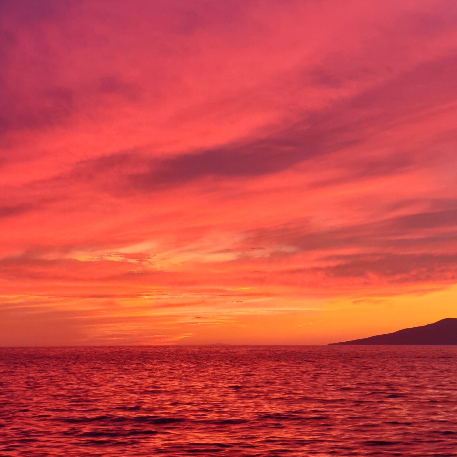 Samsung Galaxy S9+ sample photo. Sunset, ocean, mountain photography