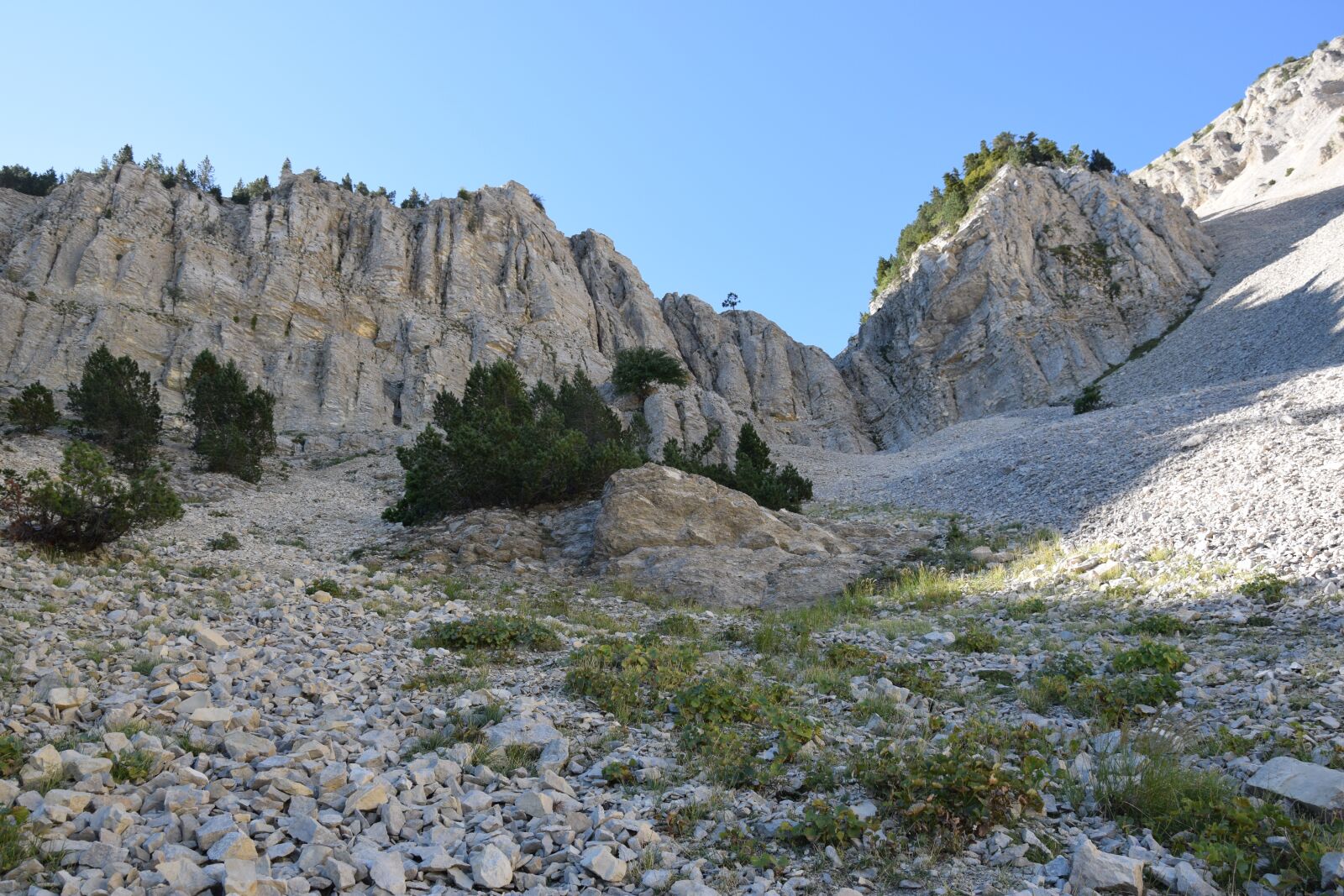Nikon D5300 sample photo. Mont ventoux, hiking, mountain photography