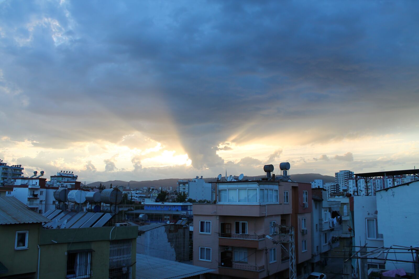 Canon EOS 1100D (EOS Rebel T3 / EOS Kiss X50) sample photo. Cloud, white, sky photography