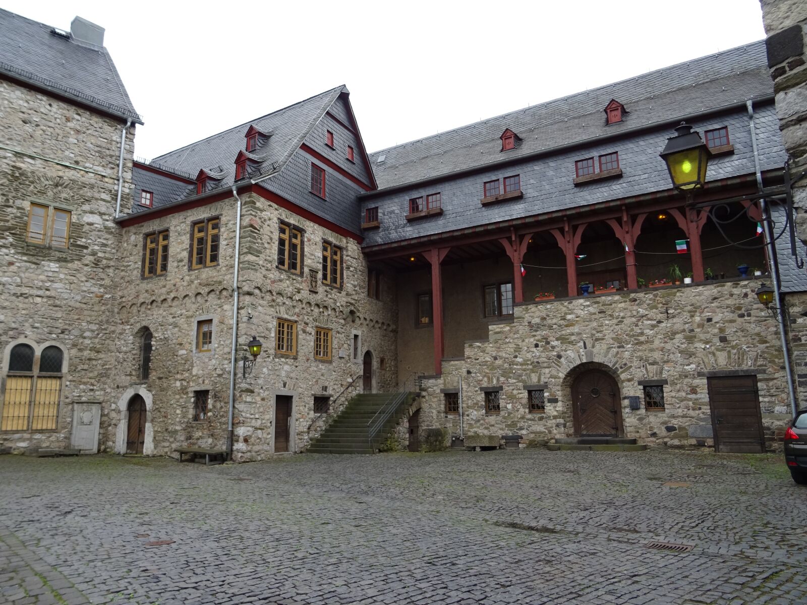 Sony DSC-HX60 sample photo. Limburg, castle, historical photography