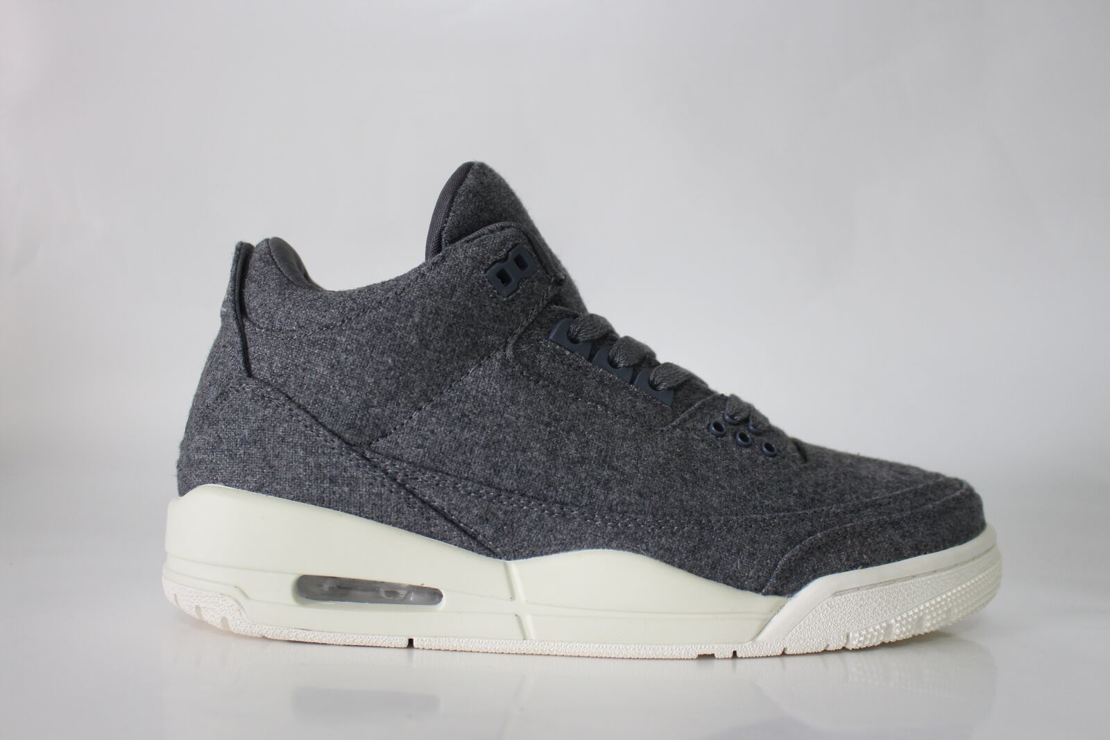 Canon EOS 700D (EOS Rebel T5i / EOS Kiss X7i) sample photo. Jordan shoes, sports shoes photography