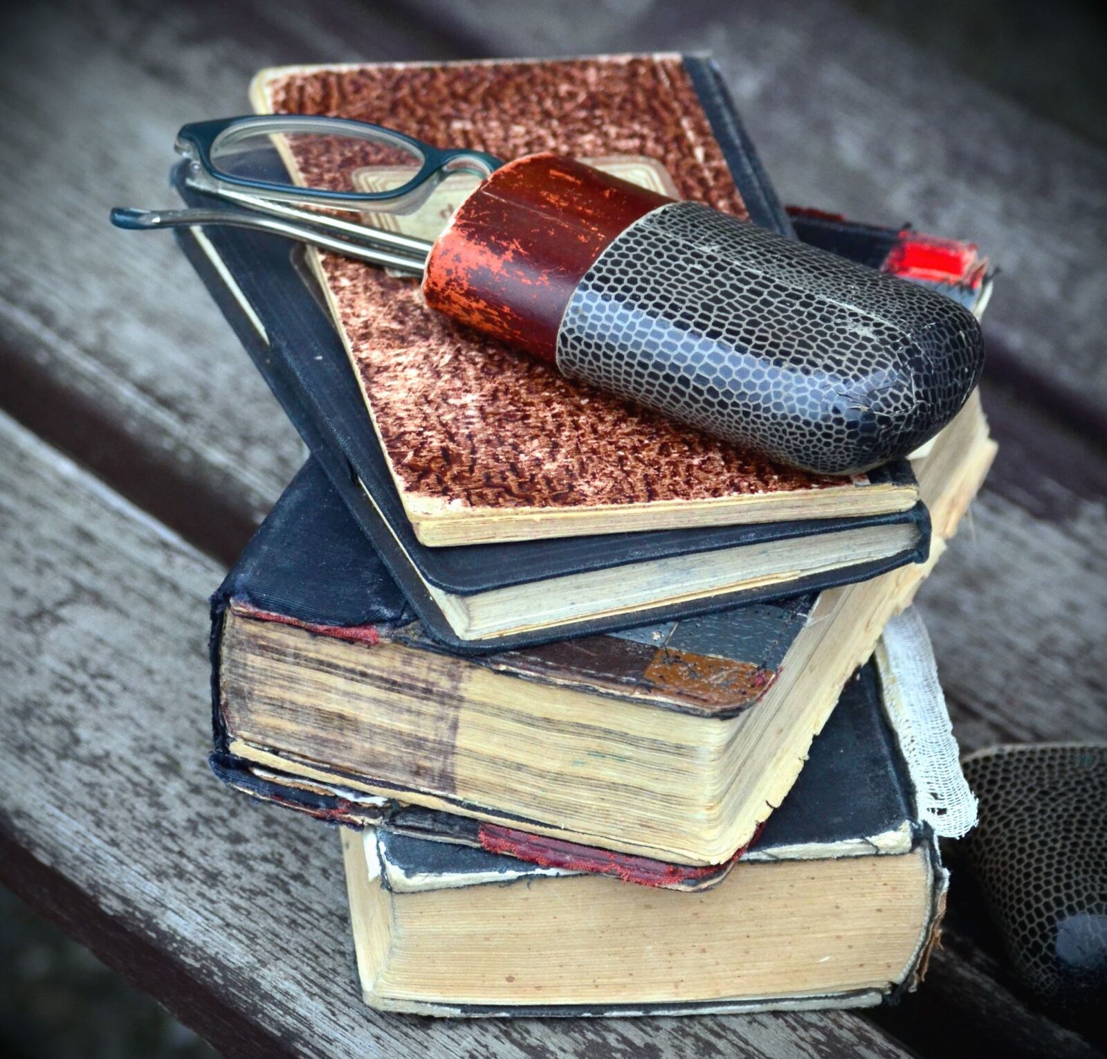 Nikon D5100 sample photo. Wood, book, eyeglasses, reading photography