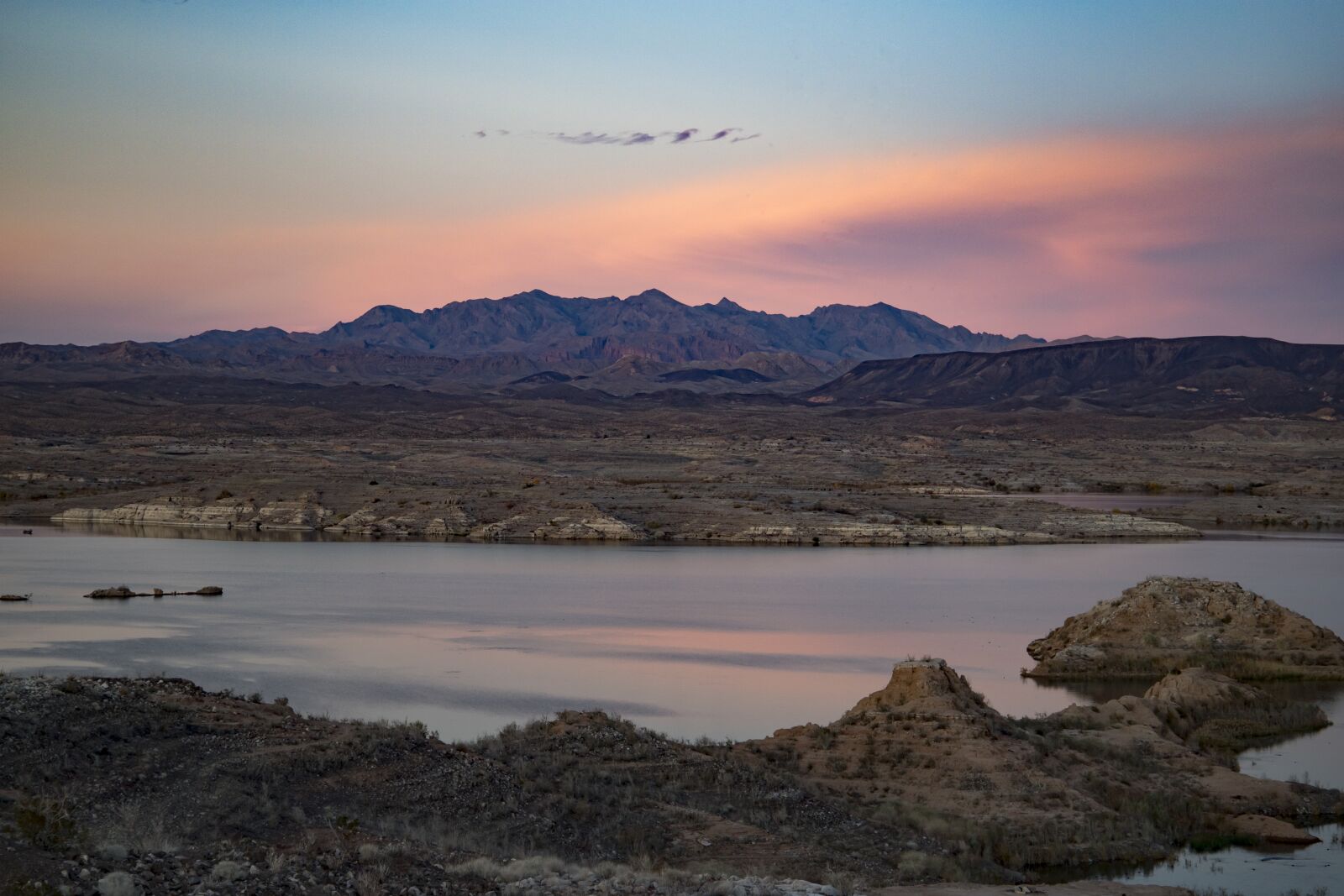 Canon EOS 6D Mark II + Canon EF 24-105mm F3.5-5.6 IS STM sample photo. Lake mead, nevada, usa photography