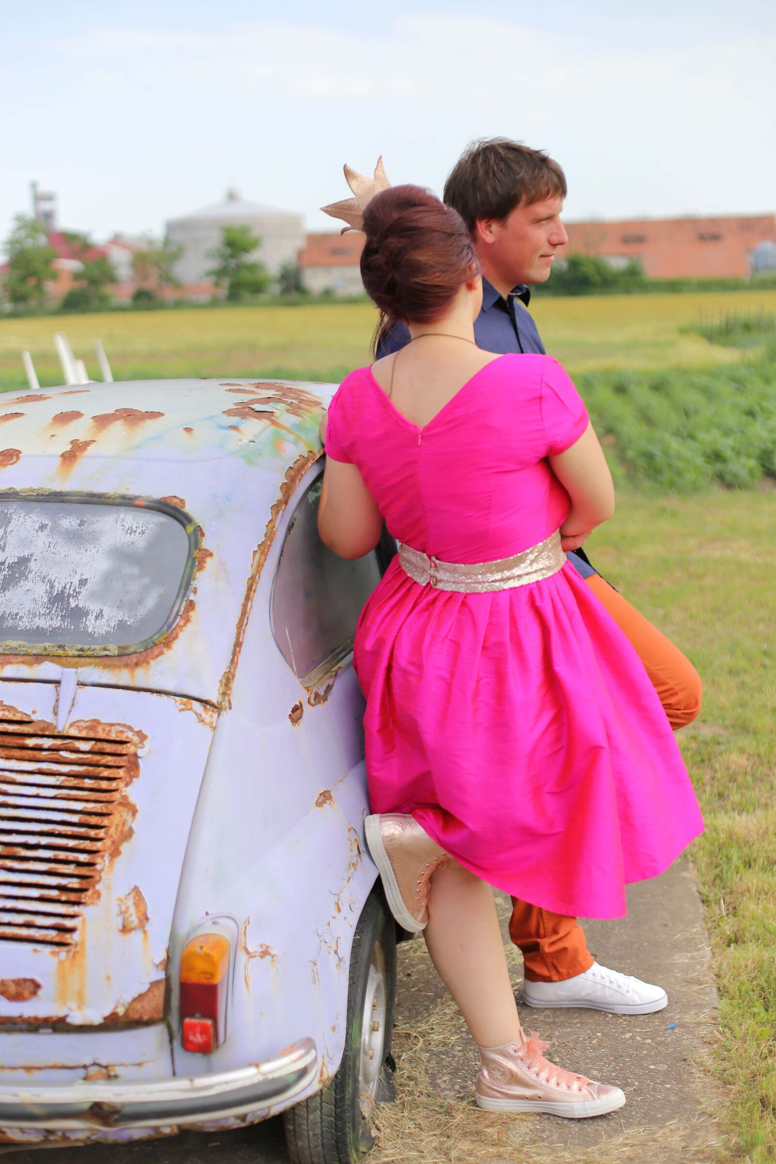 Canon EOS 6D + Canon EF 50mm F1.4 USM sample photo. Boyfriend, girlfriend, old style photography