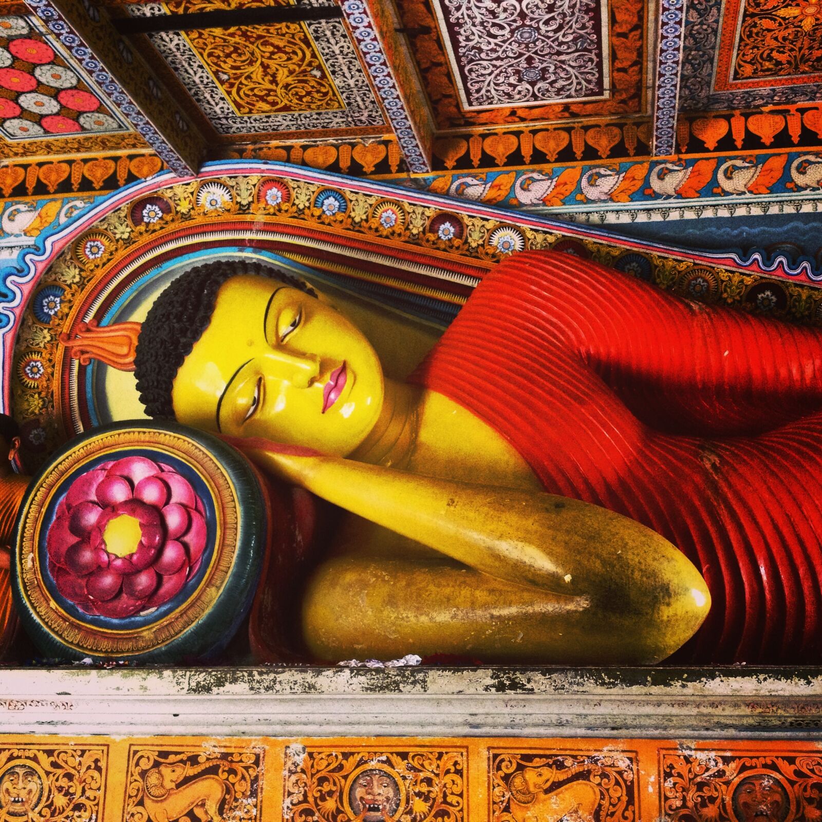 iPhone 4S back camera 4.28mm f/2.4 sample photo. Buddha, reclining buddha, sri photography