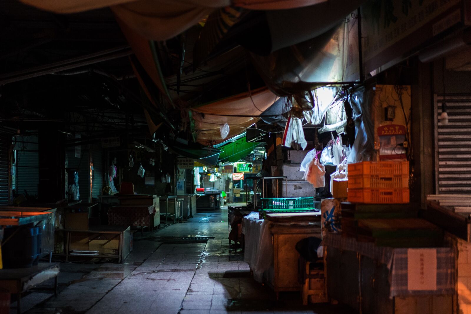 Sony a7 II + Sony Sonnar T* FE 55mm F1.8 ZA sample photo. Asia, taiwan, market photography