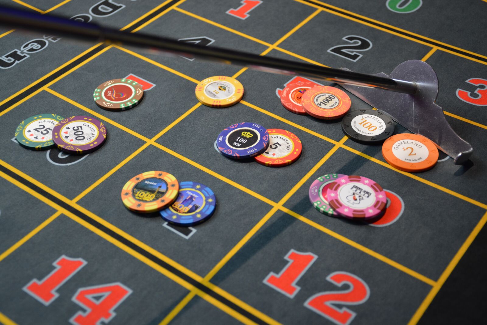 Nikon D5200 sample photo. Poker, art culosdepoker, briefcase photography