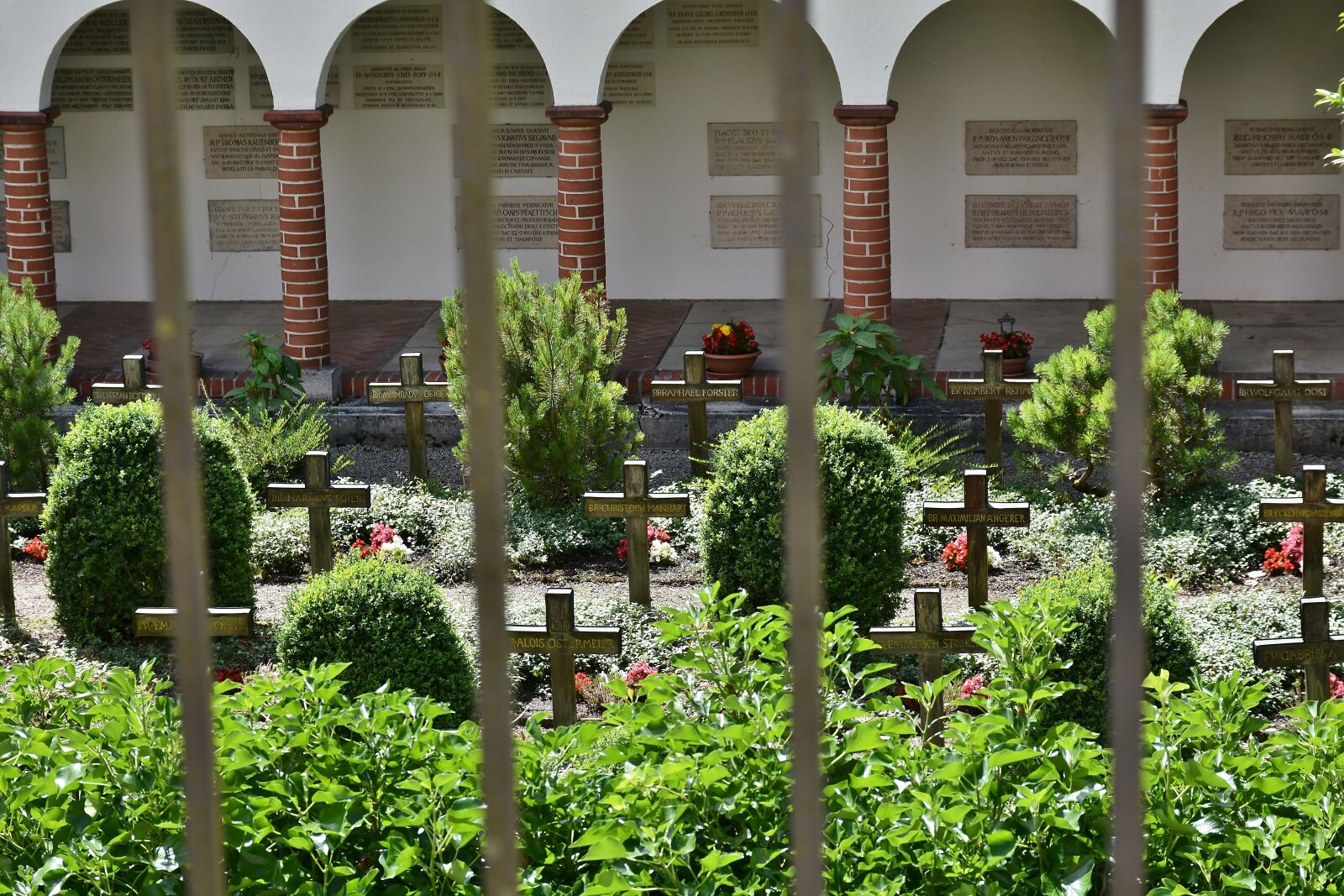 Nikon D7200 sample photo. Cemetery, graves, cemetery culture photography