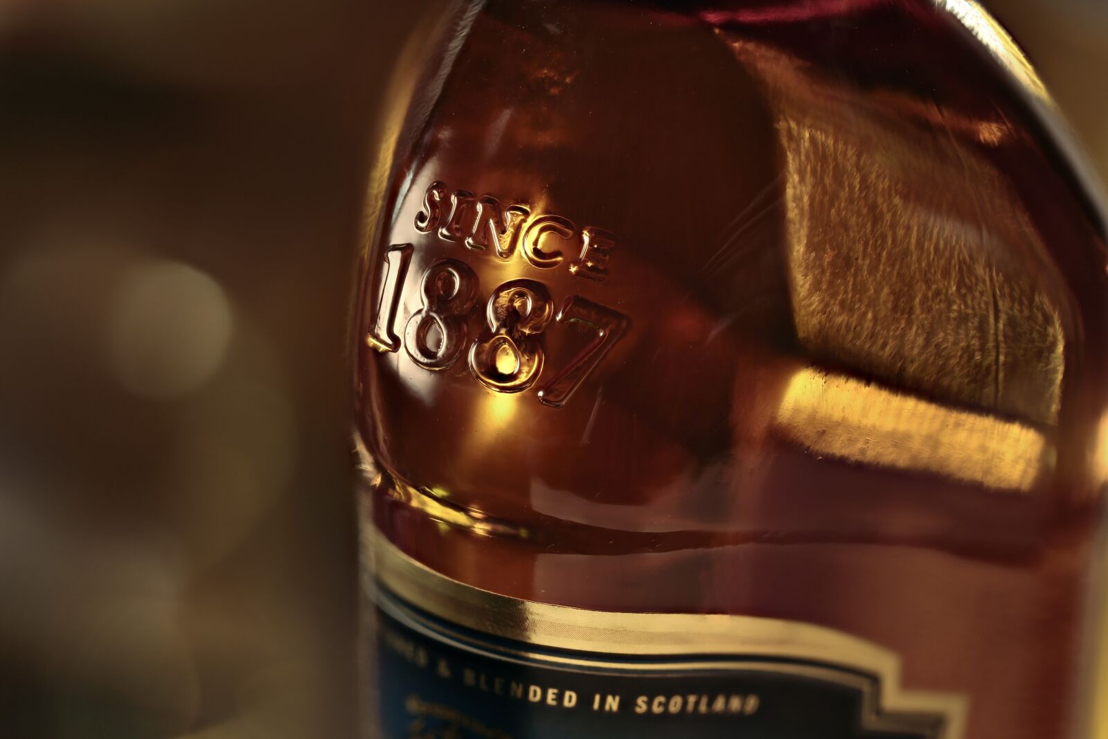 Canon EF 100mm F2.8L Macro IS USM sample photo. Alcohol, beer, blur photography