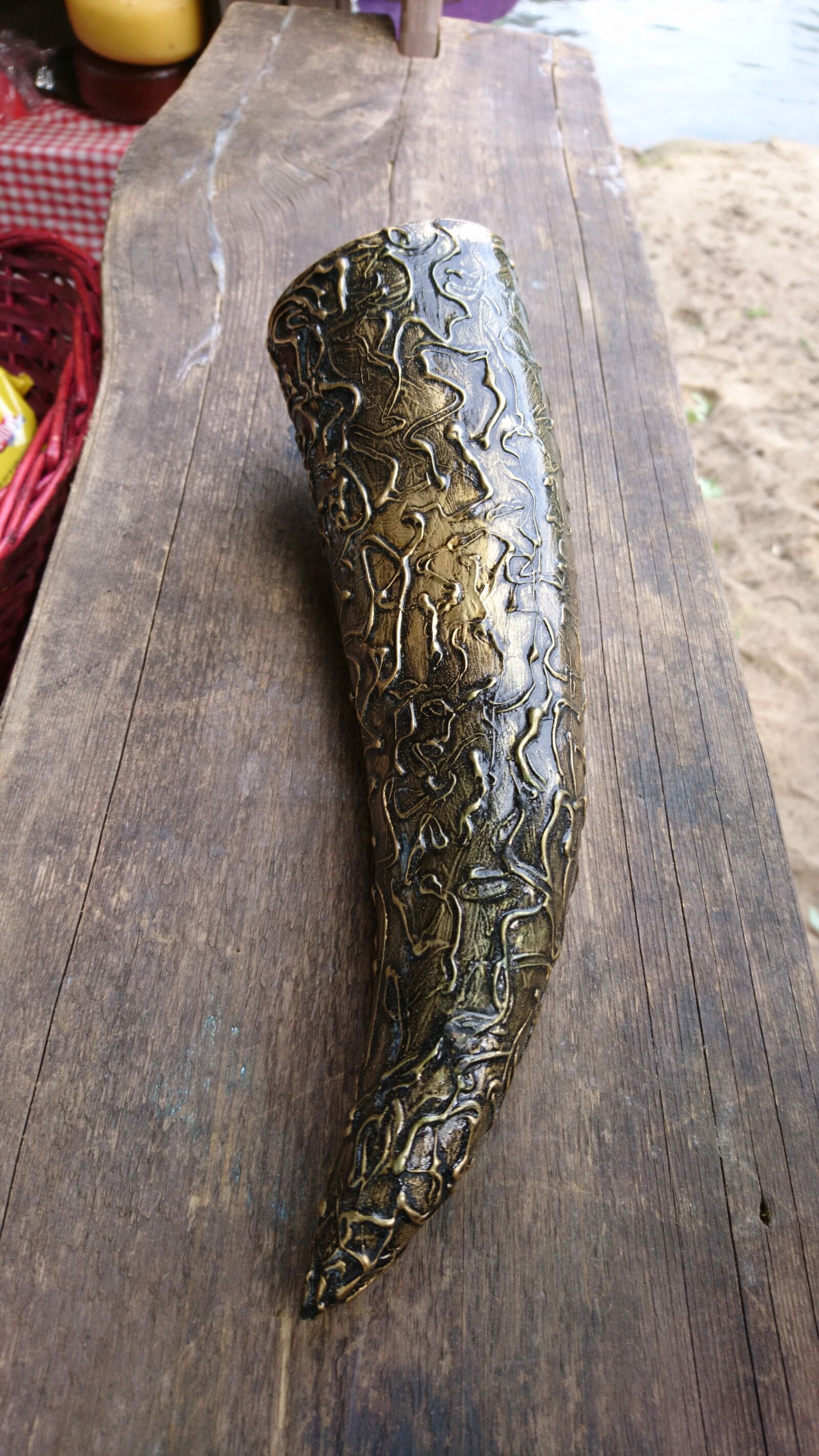 Sony Xperia X Compact sample photo. Drinking horn, ornament, middle photography