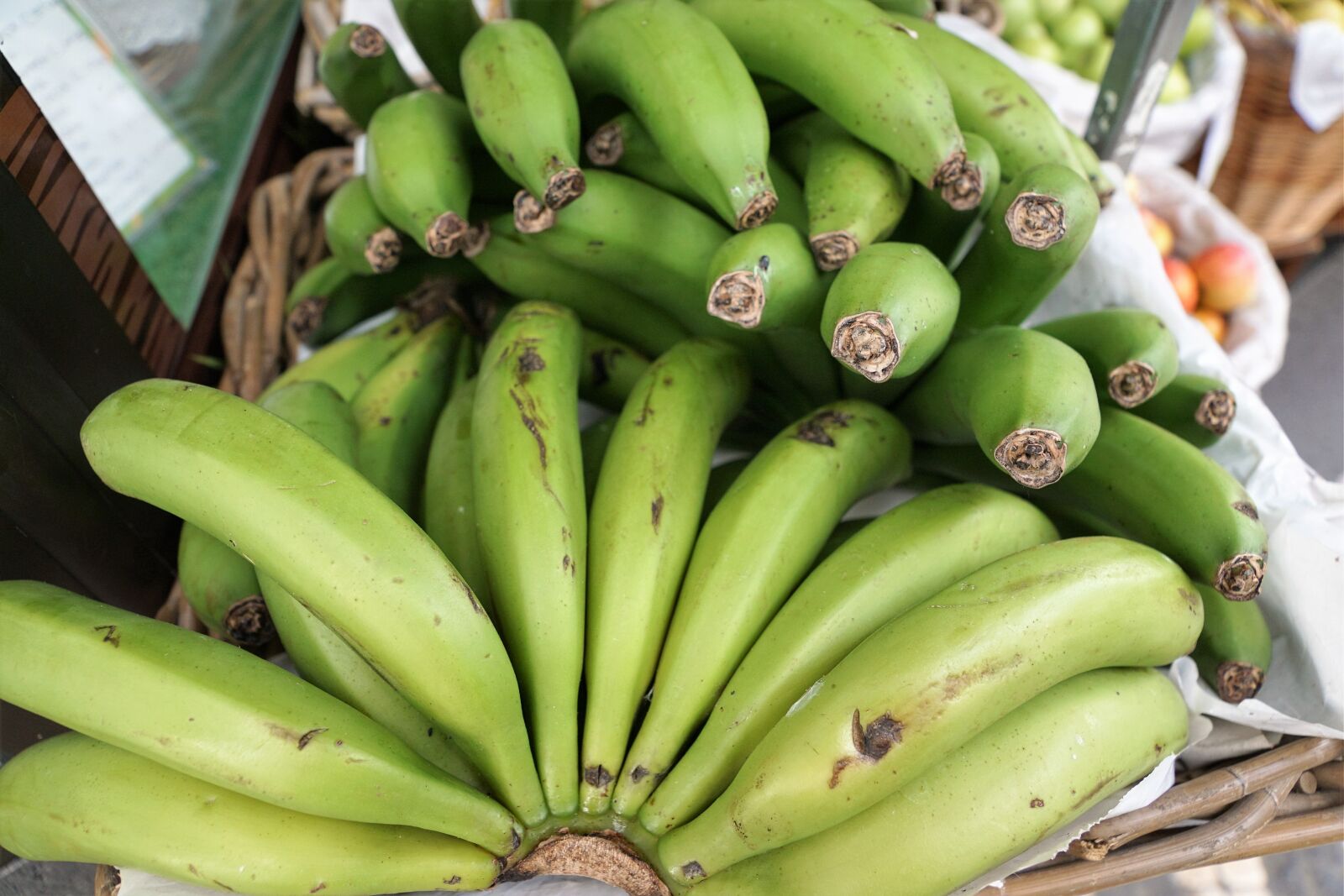 Sony ILCA-77M2 + Sony DT 16-50mm F2.8 SSM sample photo. Bananas, green, eat photography