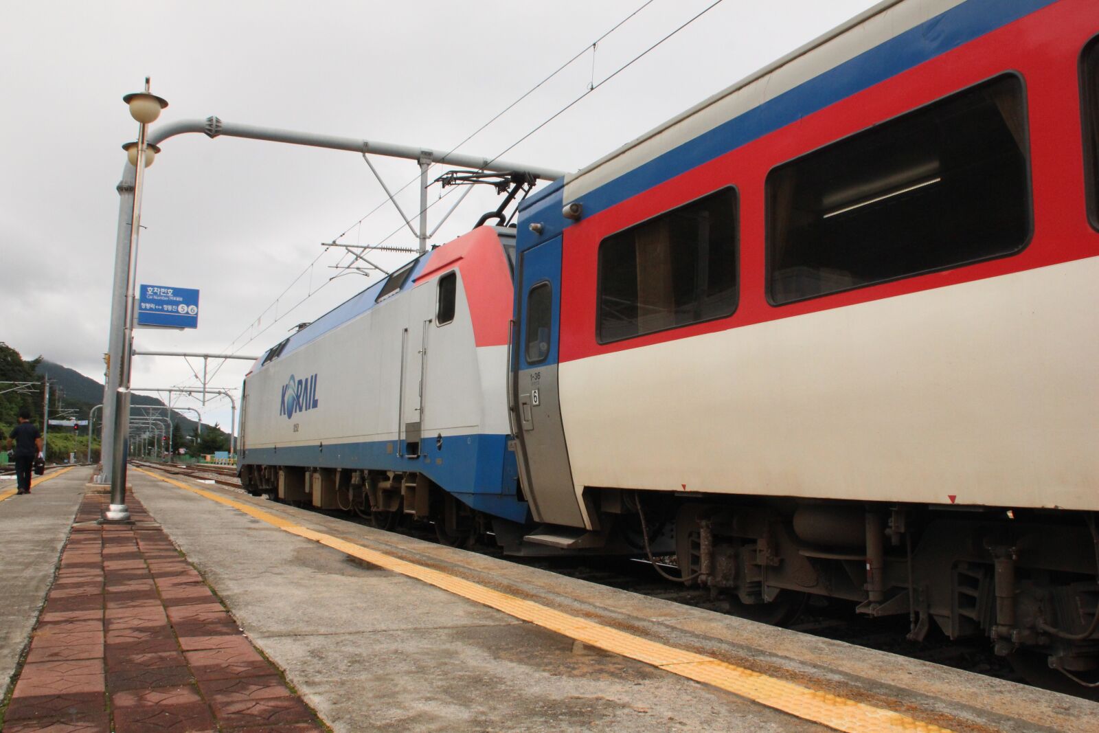 Canon EOS 600D (Rebel EOS T3i / EOS Kiss X5) sample photo. Train, railway, transportation photography