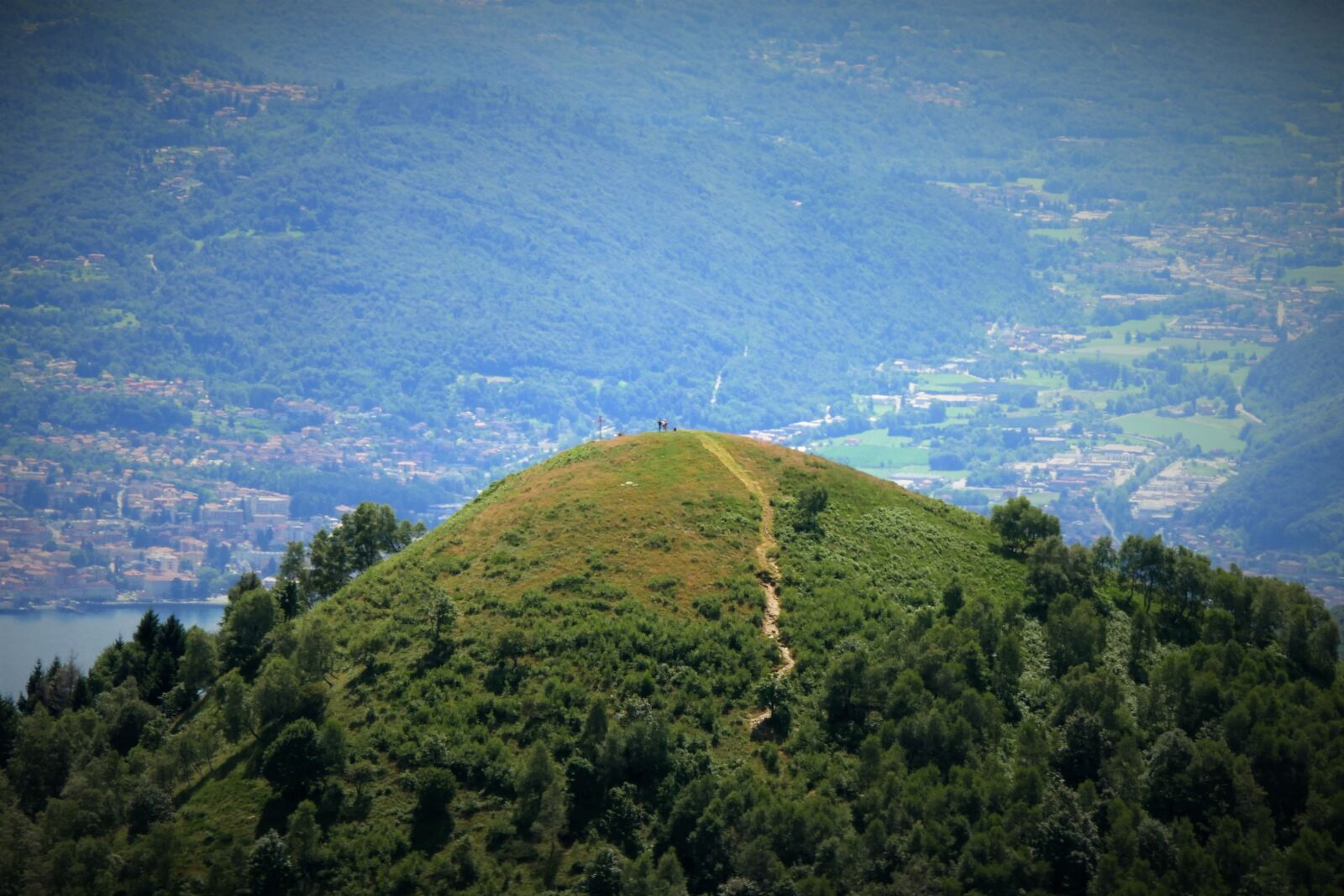 Panasonic DMC-G70 sample photo. Blue, background, highlight, mountain photography