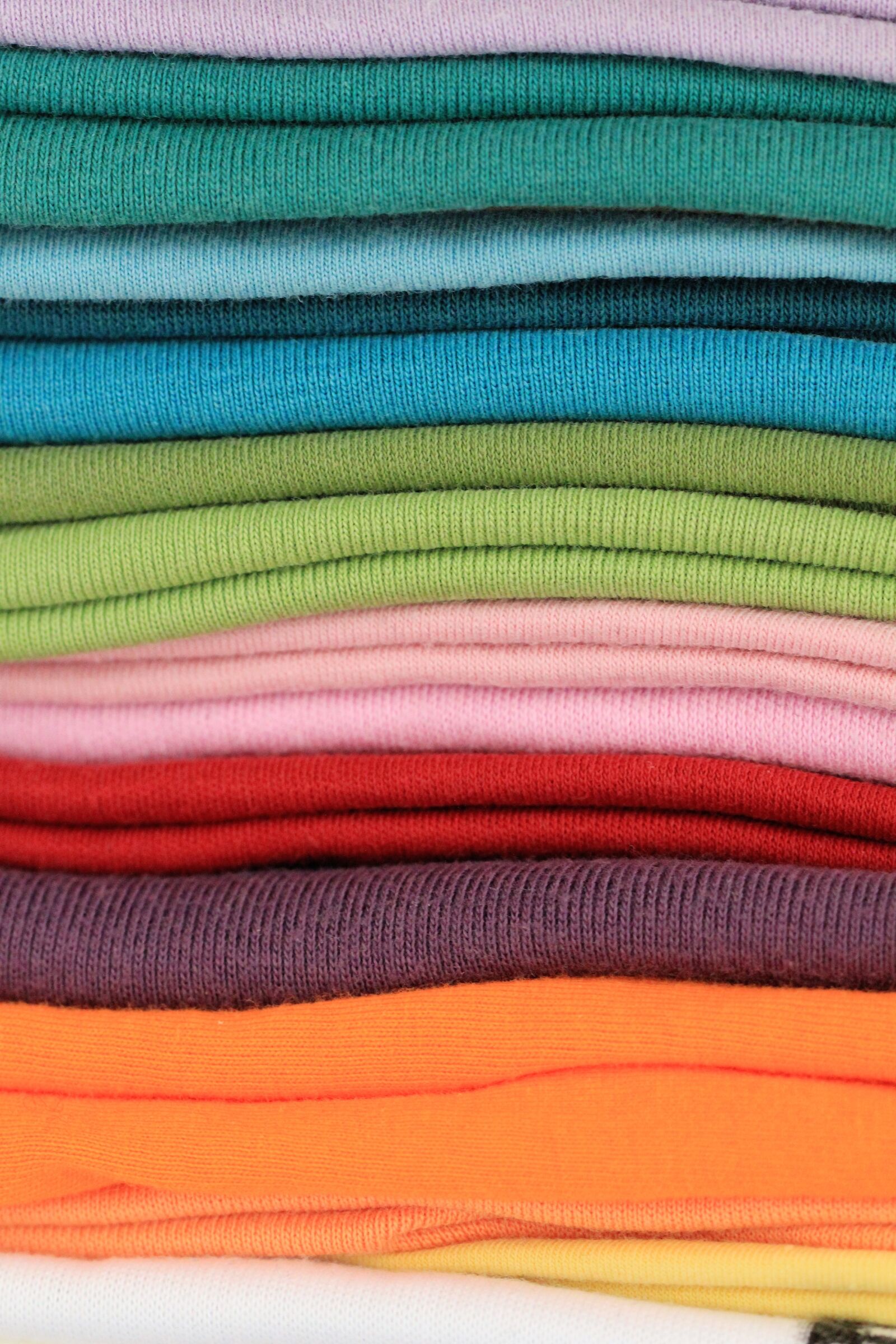 Canon EOS 550D (EOS Rebel T2i / EOS Kiss X4) sample photo. T-shirts, colorful, color photography
