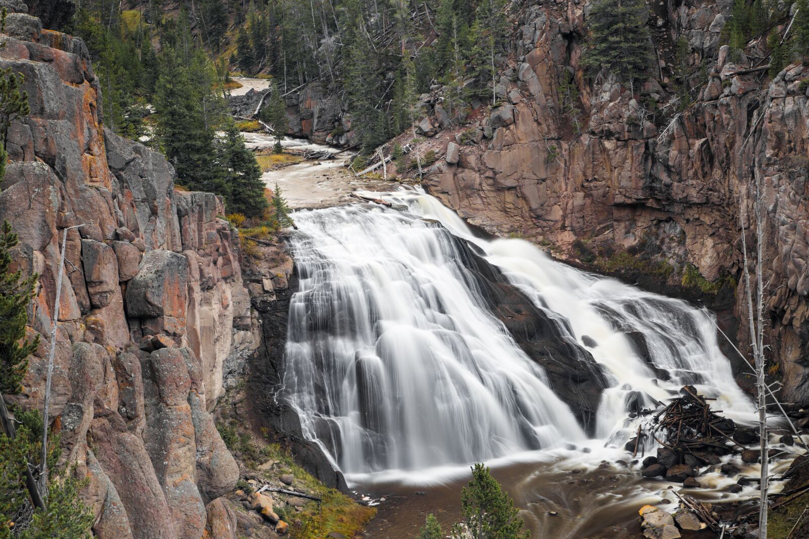 Canon EF 24-105mm F4L IS USM sample photo. Waterfall, scenic, landscape photography