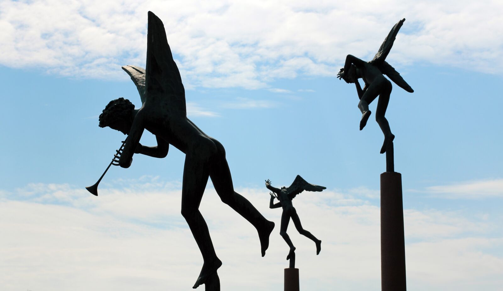 Canon EOS 600D (Rebel EOS T3i / EOS Kiss X5) + Canon EF 50mm F1.4 USM sample photo. Art, angel, statues photography