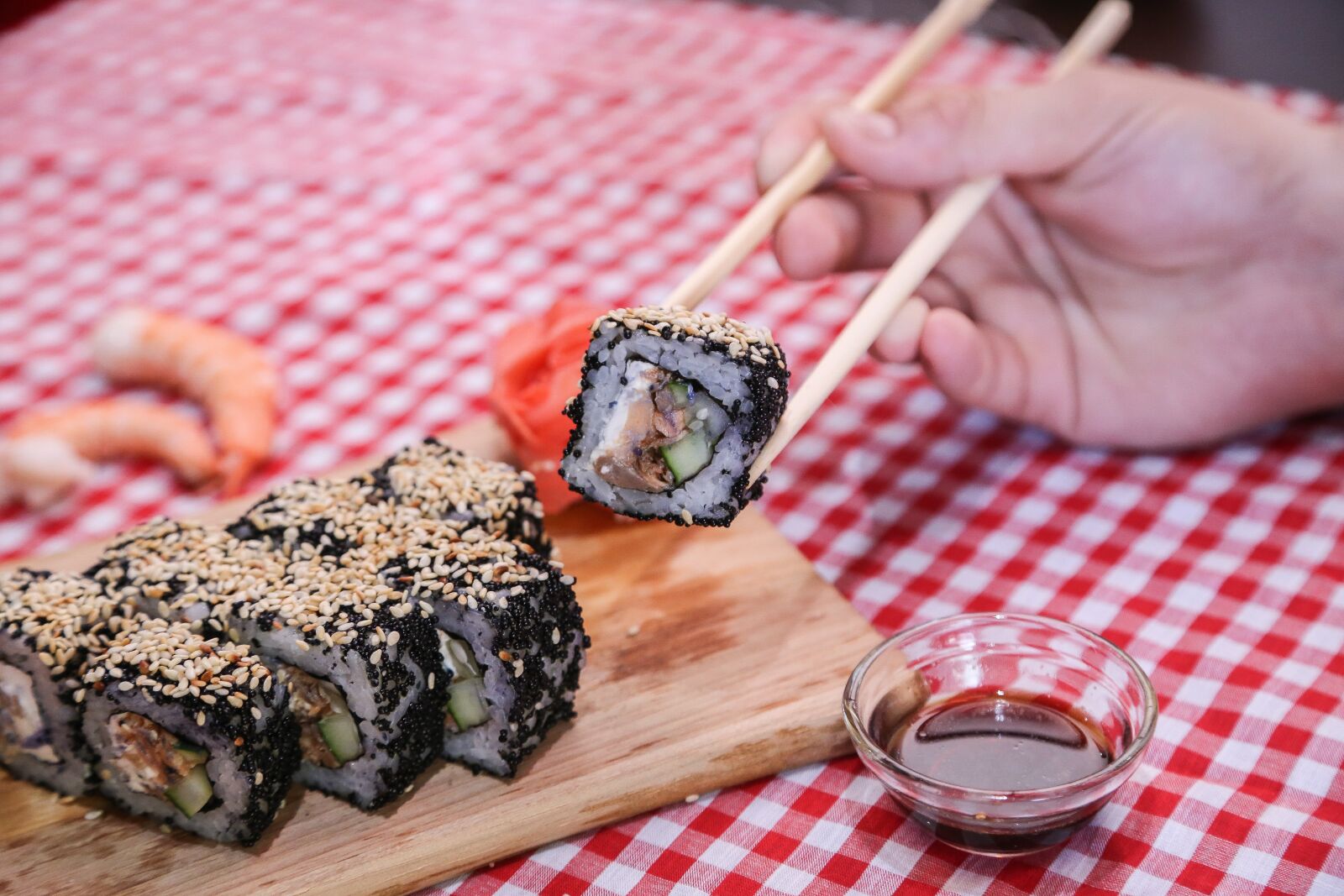 Canon EOS 6D + Canon EF 24-105mm F4L IS USM sample photo. Rolls, sushi, bamboo photography
